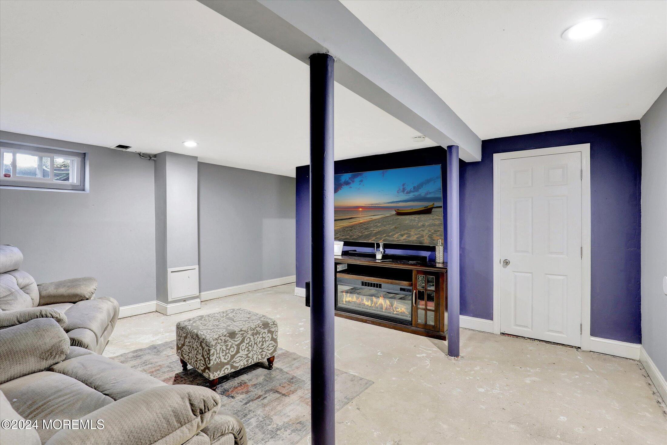 1228 Baylis Court