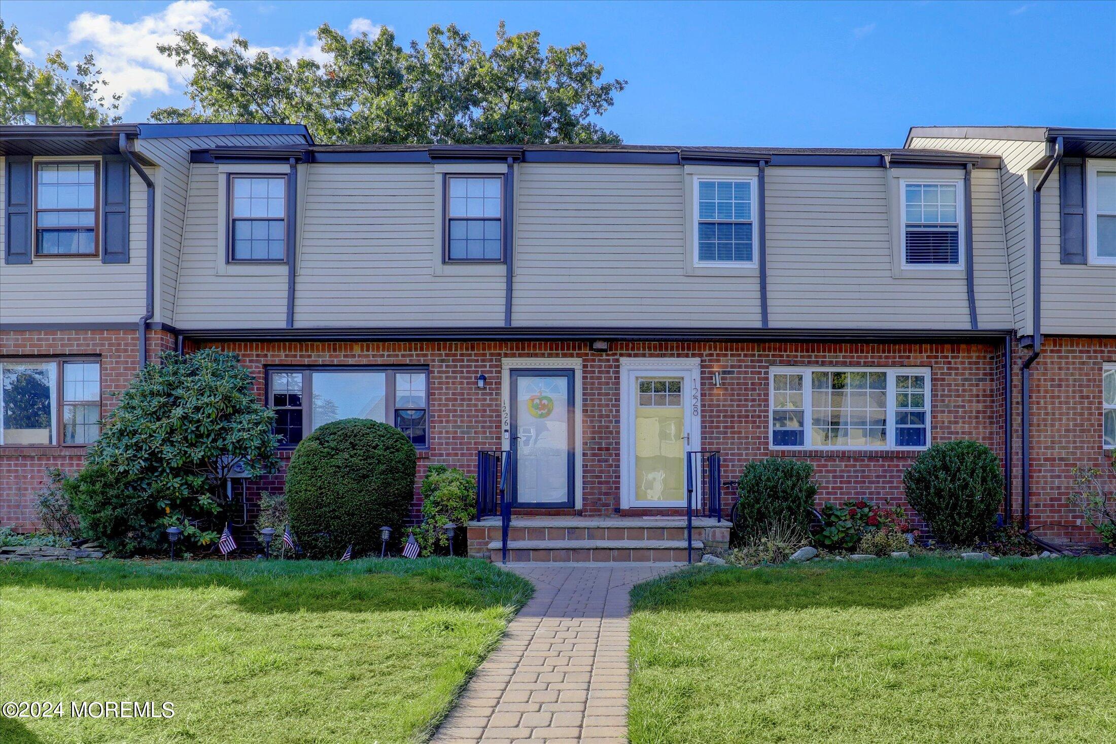 1228 Baylis Court