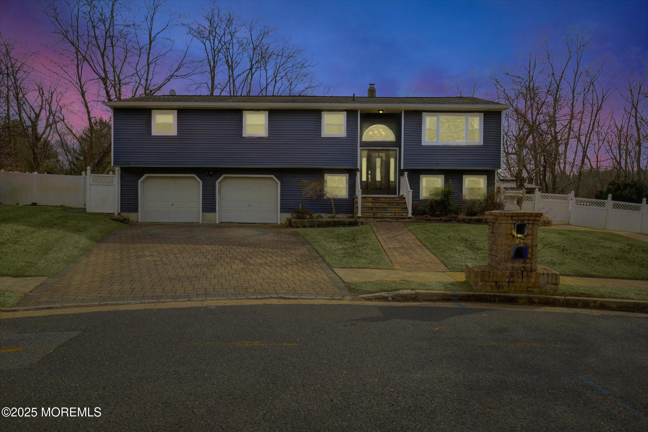 6 Sarian Drive