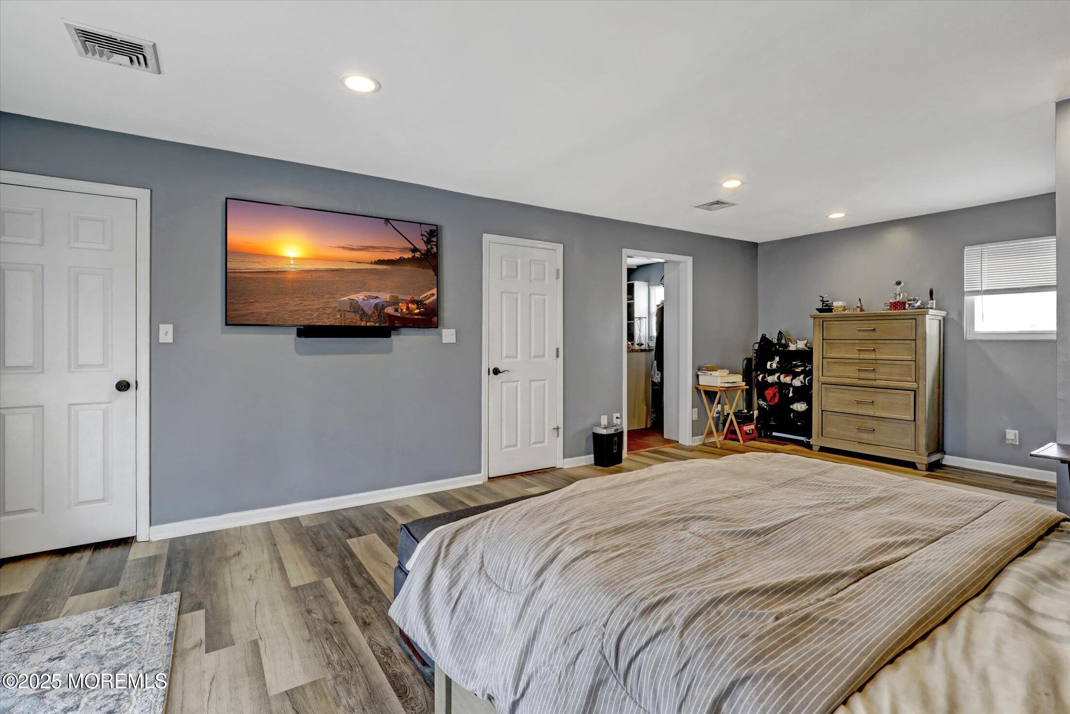 6 Sarian Drive