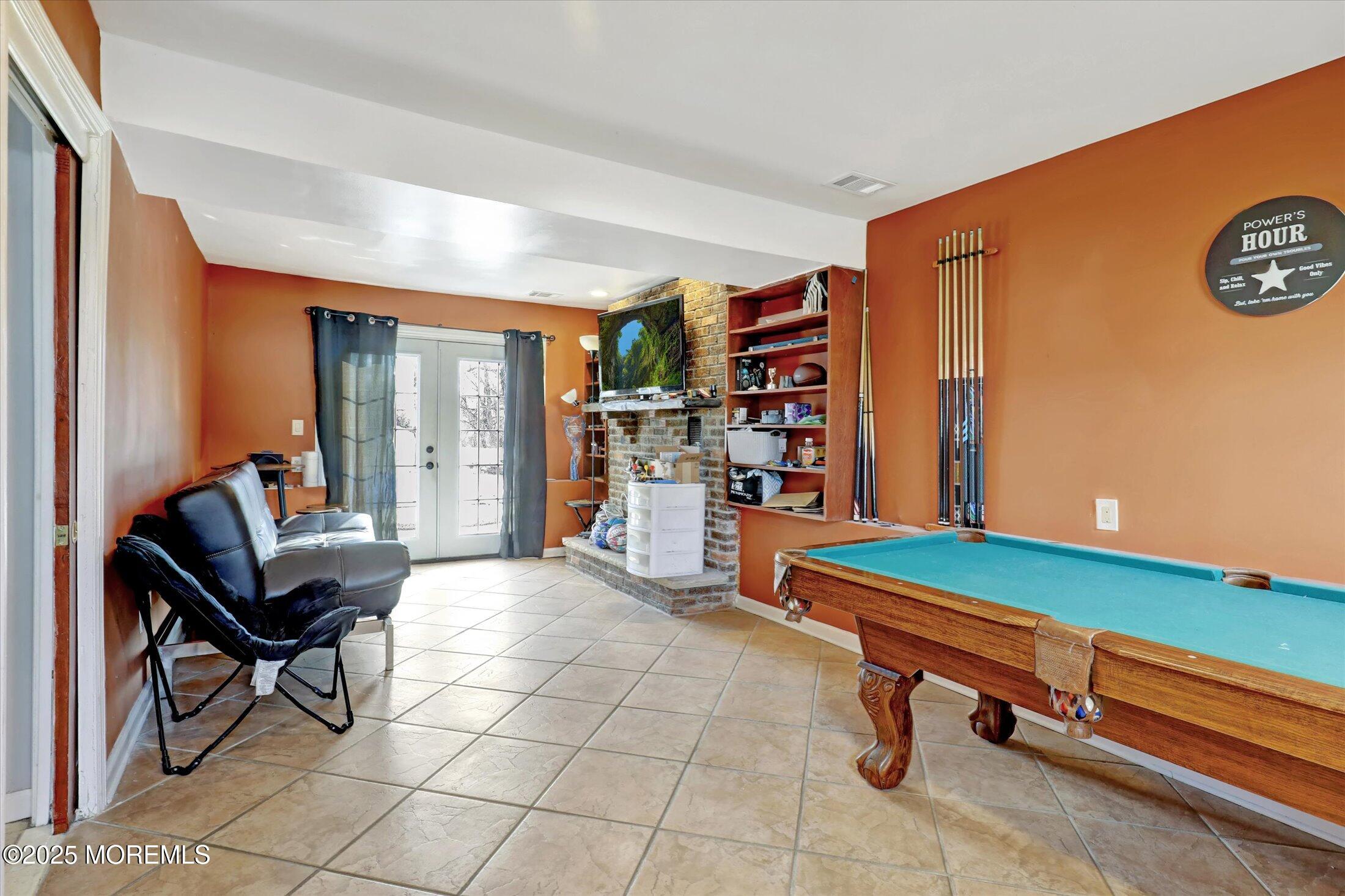 6 Sarian Drive