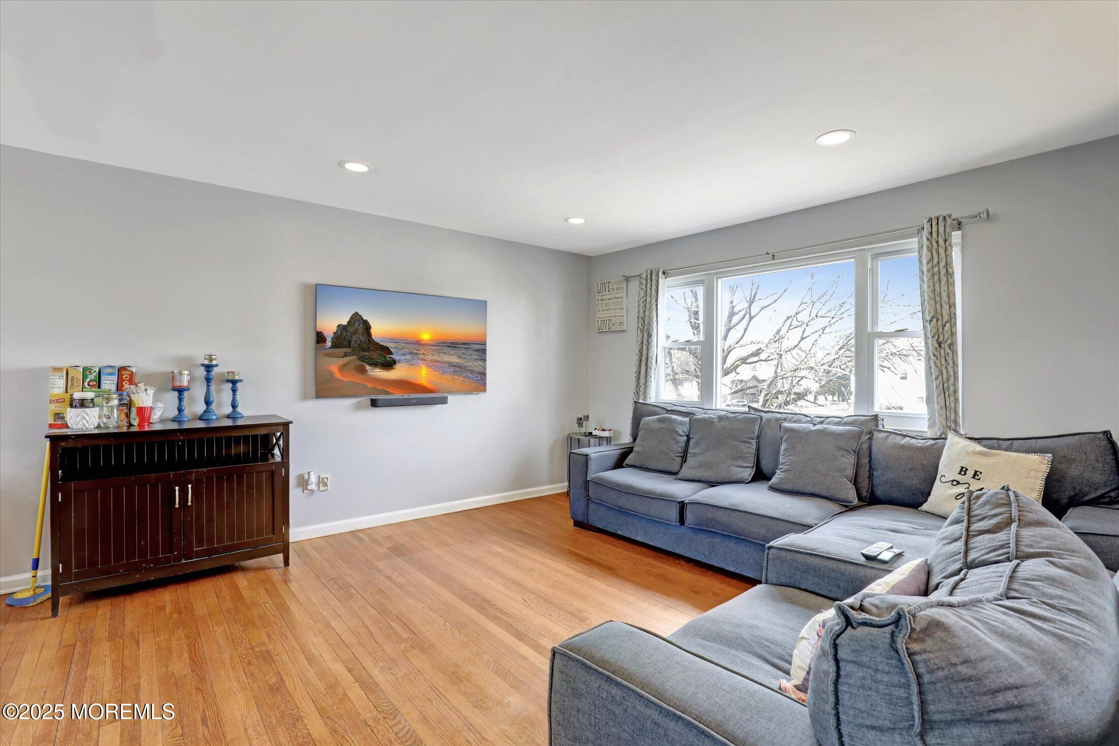 6 Sarian Drive