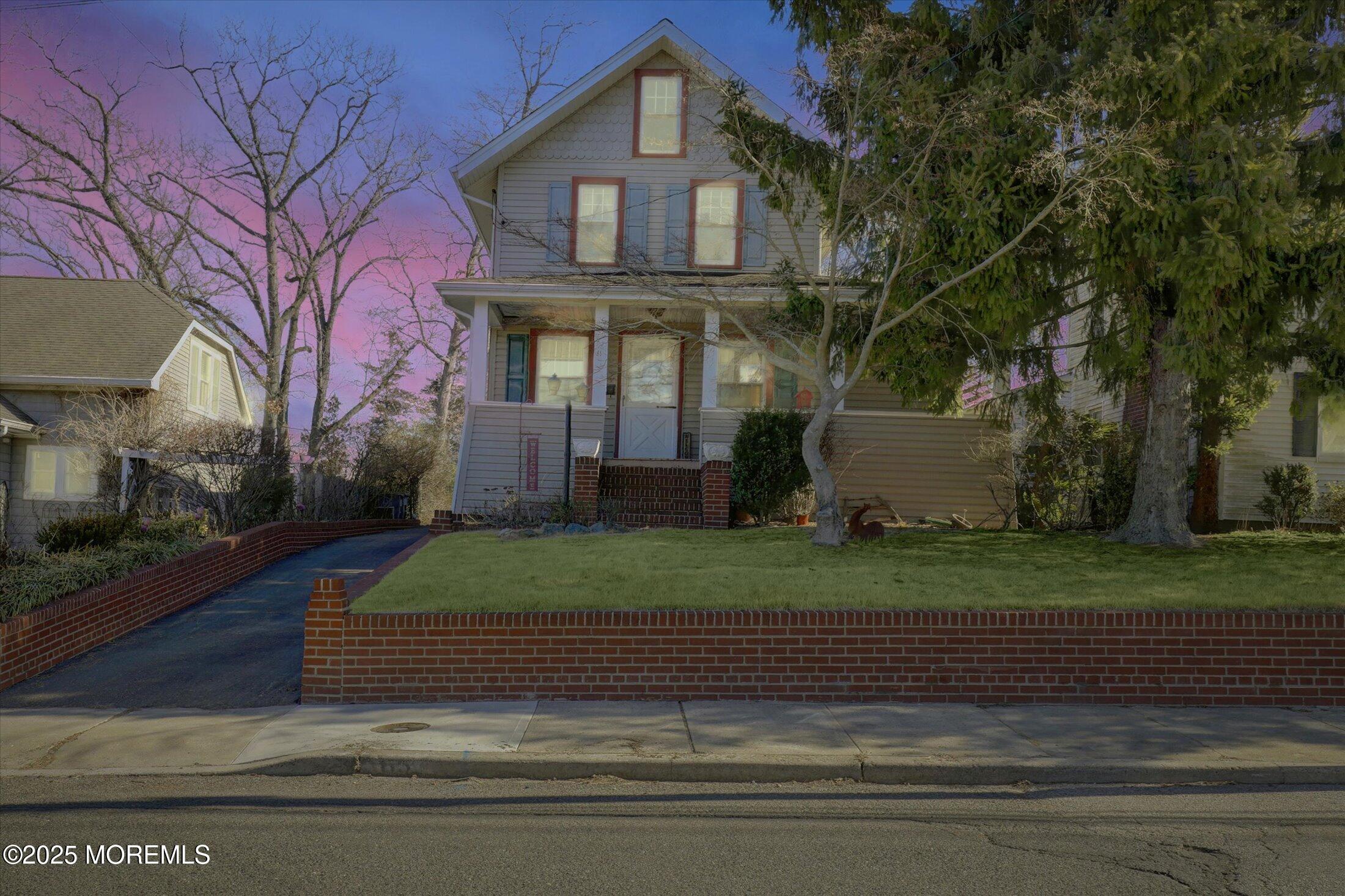 65 Oakwood Avenue