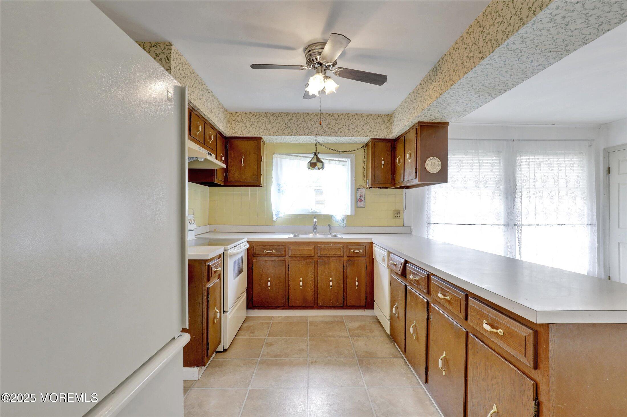93 Barbados Drive S