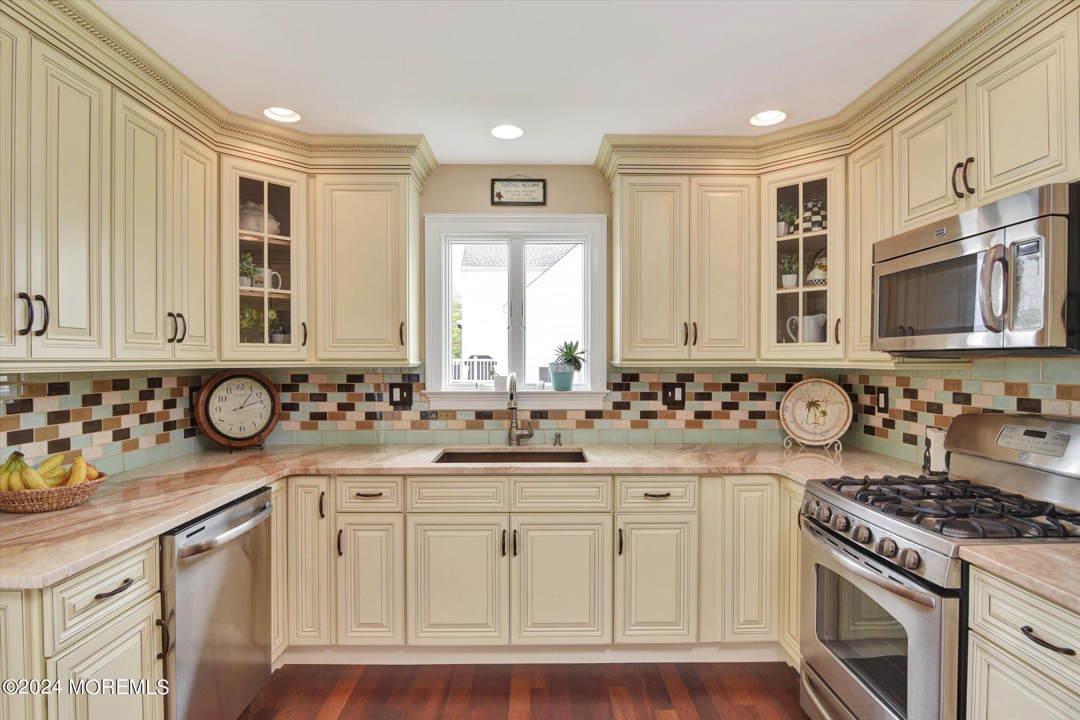 508 Port Au Peck Avenue