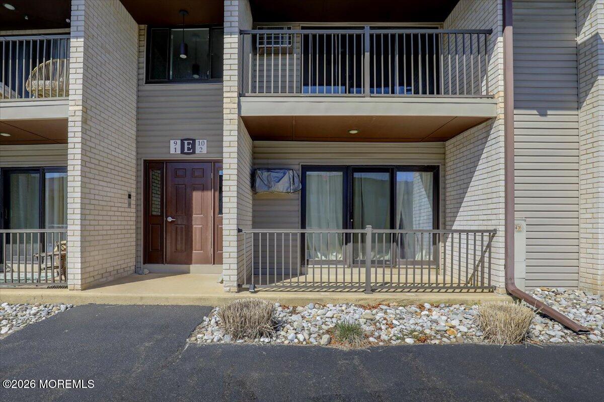 330 Shore Drive E2