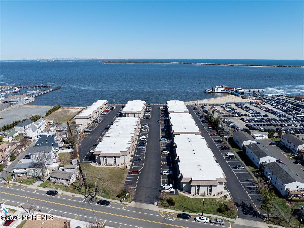 330 Shore Drive E2
