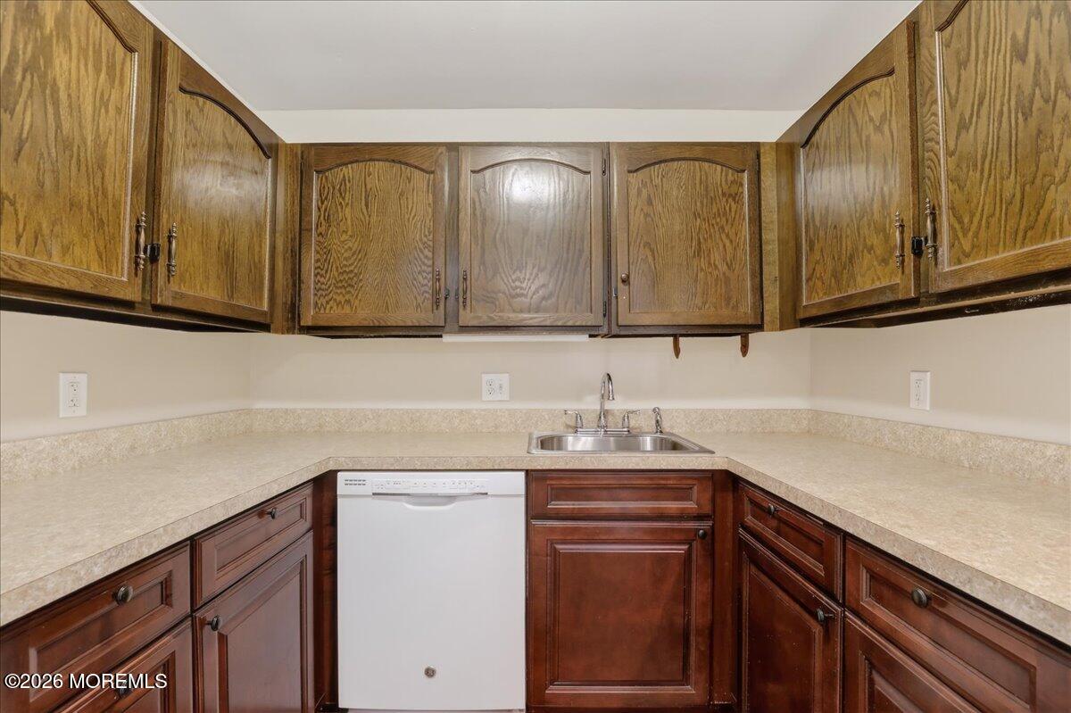 330 Shore Drive E2