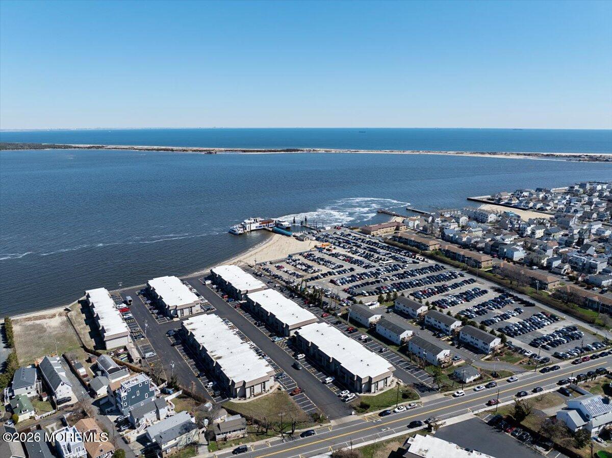330 Shore Drive E2