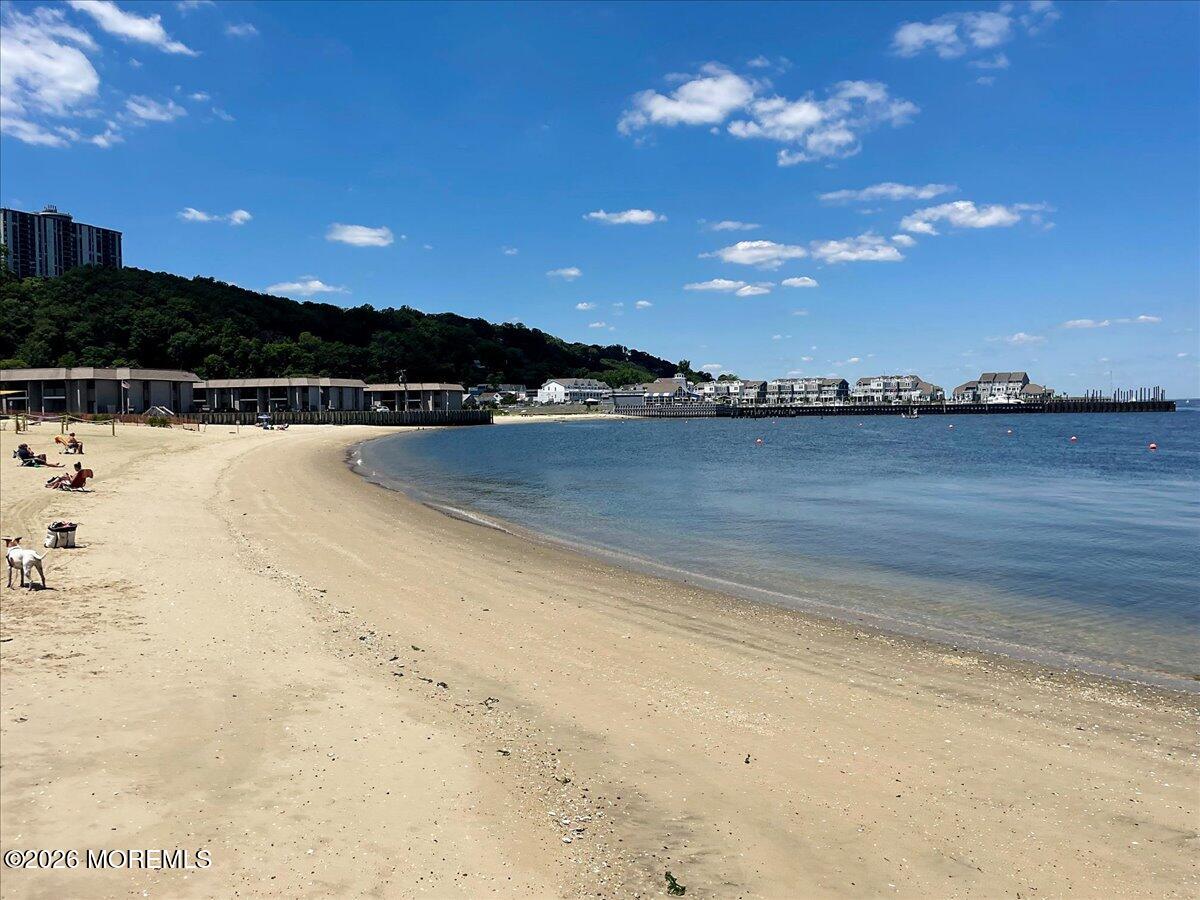 330 Shore Drive E2