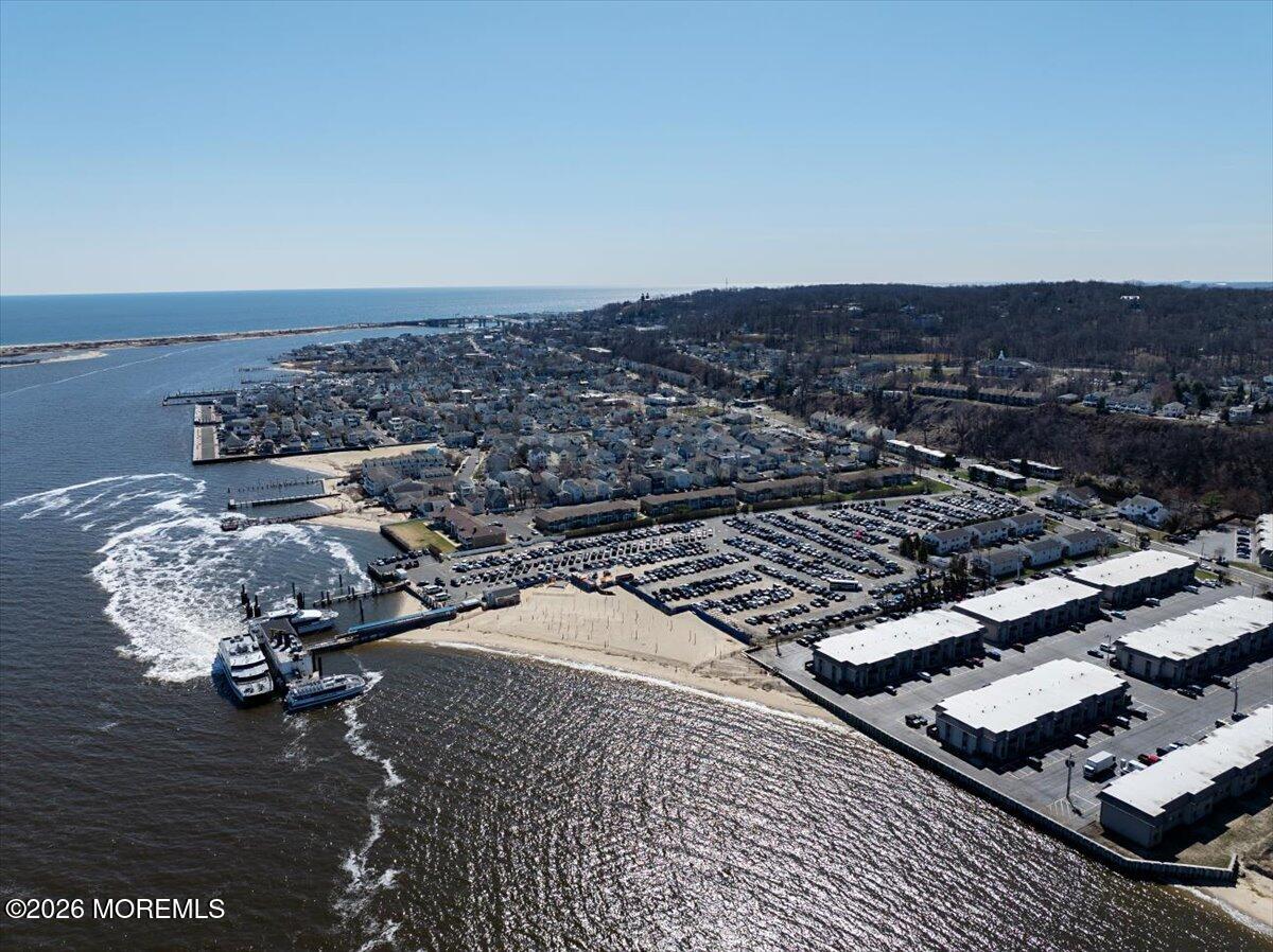 330 Shore Drive E2