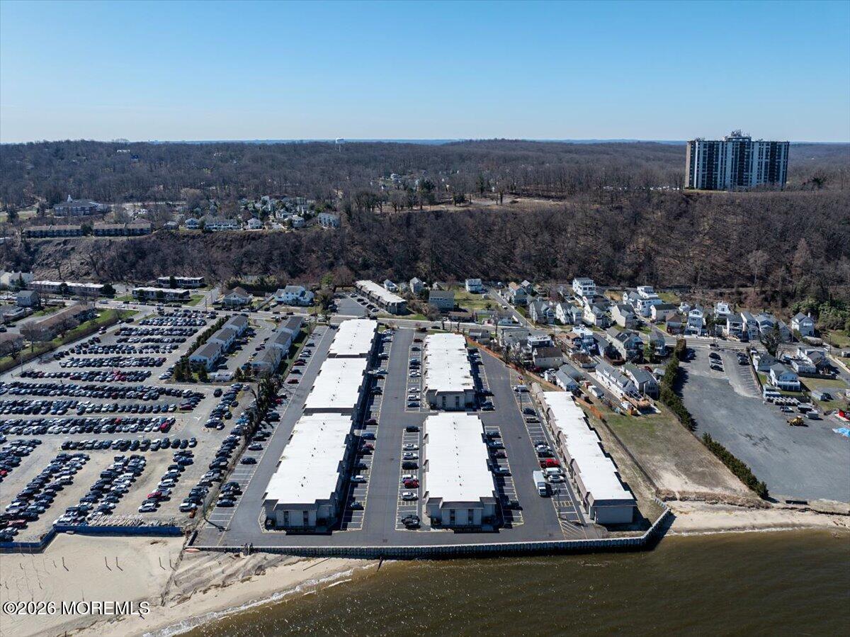 330 Shore Drive E2