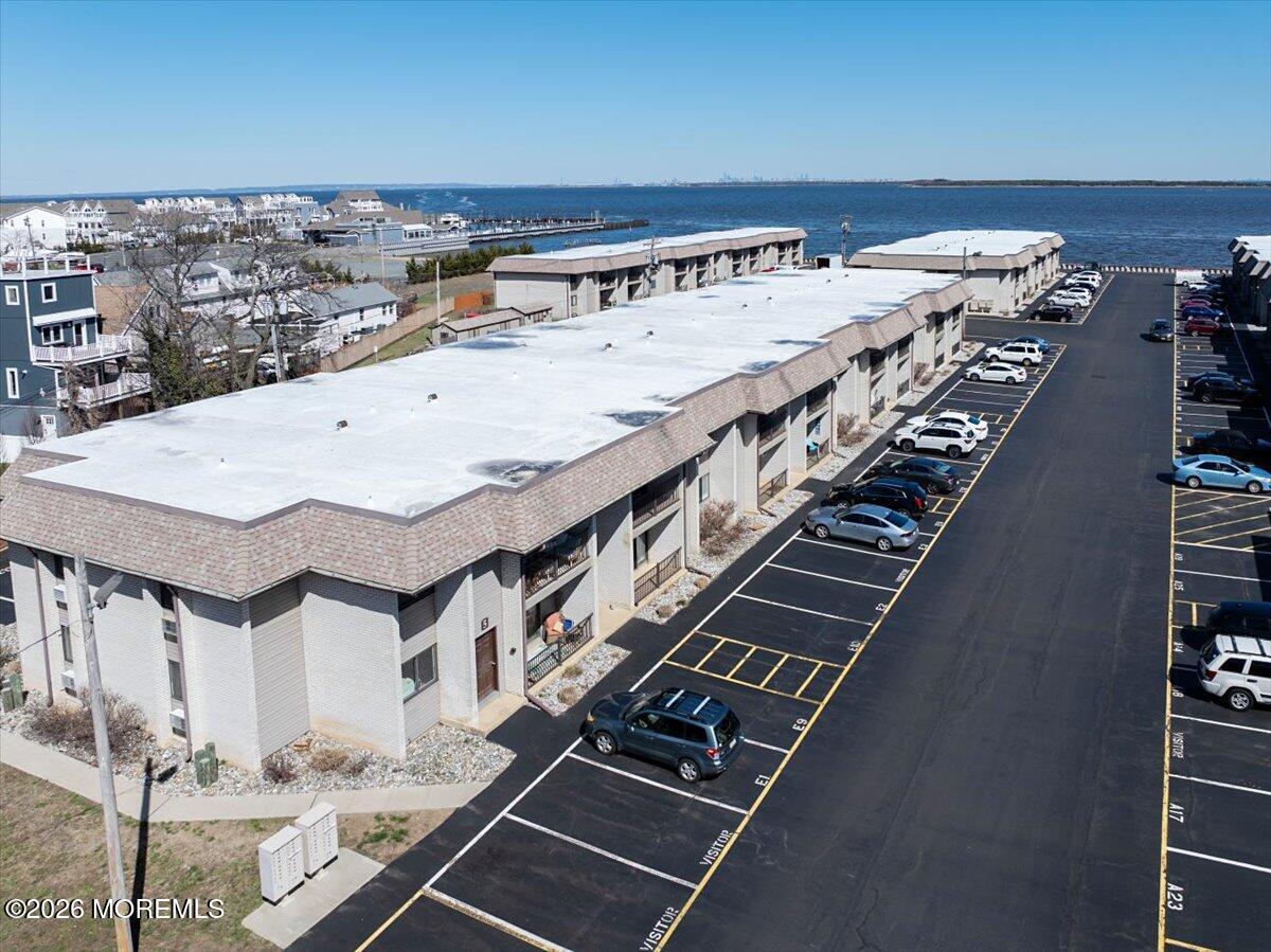 330 Shore Drive E2