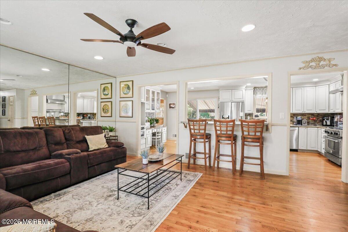 443 W Lake Avenue