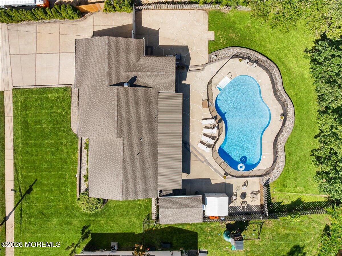 443 W Lake Avenue