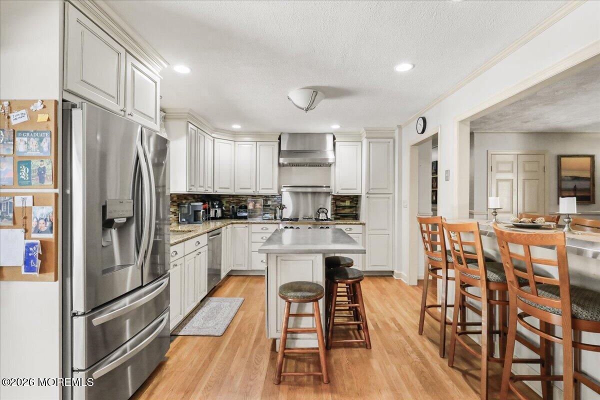 443 W Lake Avenue