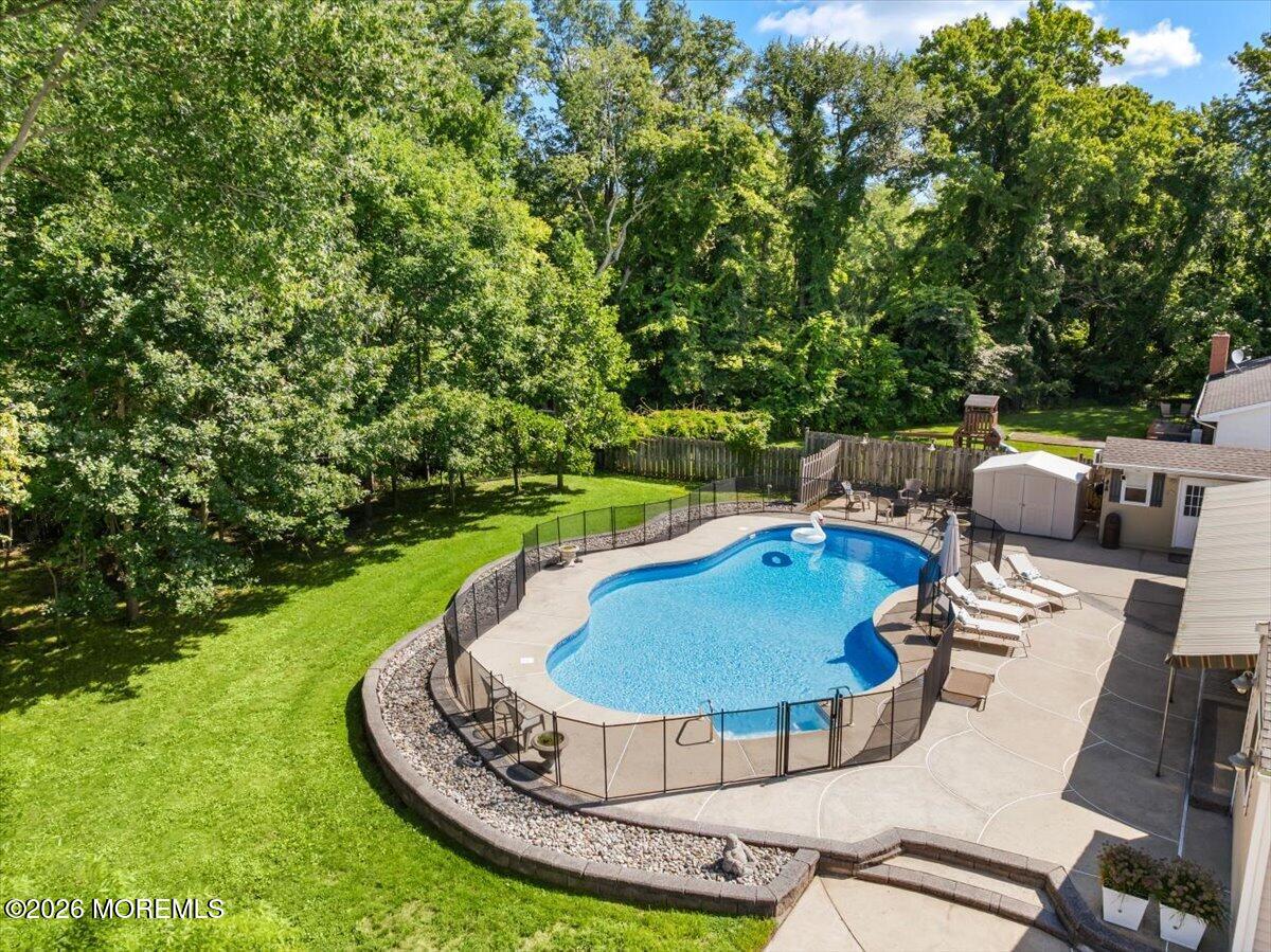 443 W Lake Avenue