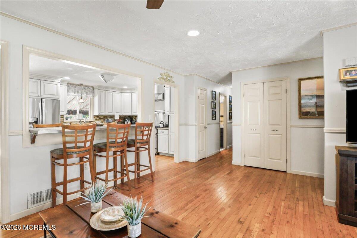 443 W Lake Avenue