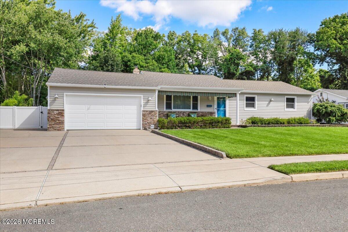 443 W Lake Avenue