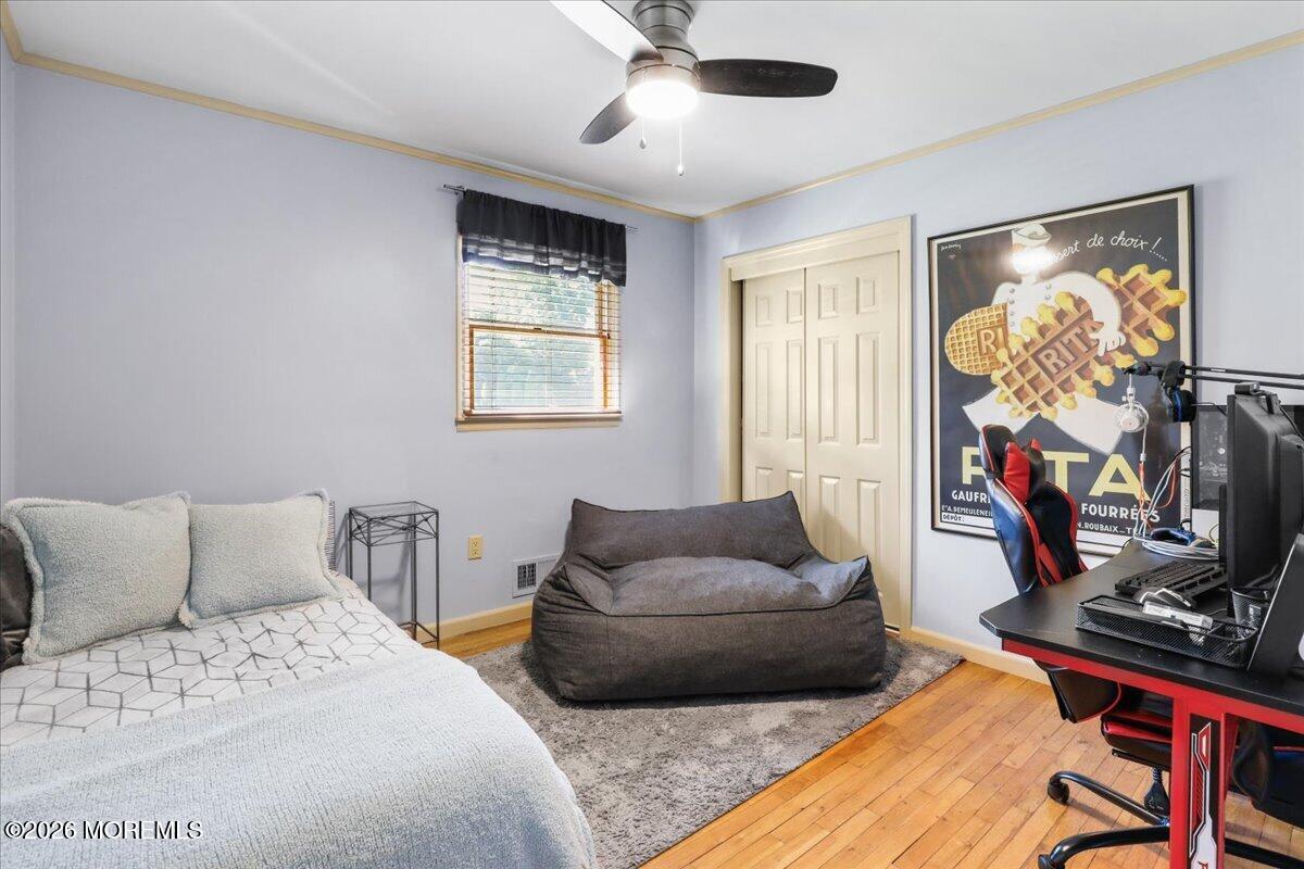 443 W Lake Avenue
