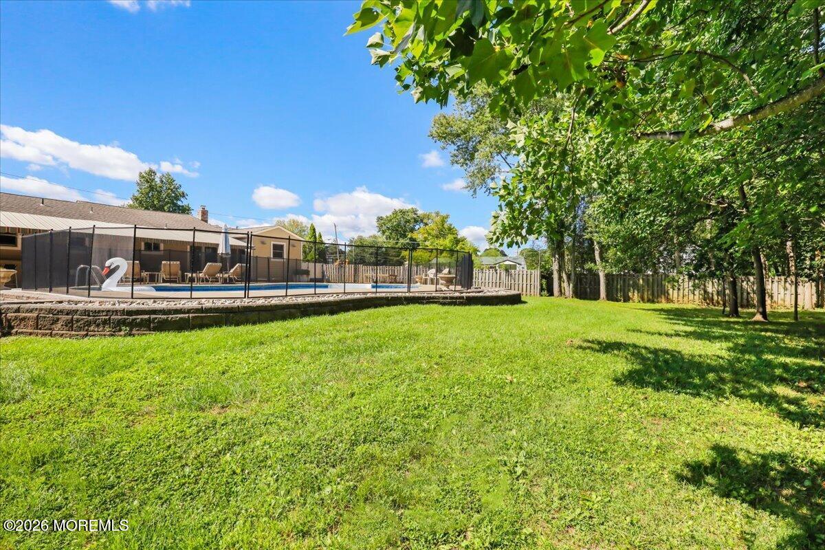 443 W Lake Avenue