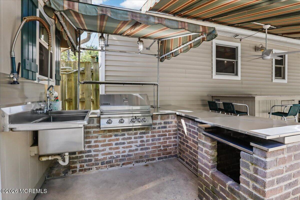 443 W Lake Avenue