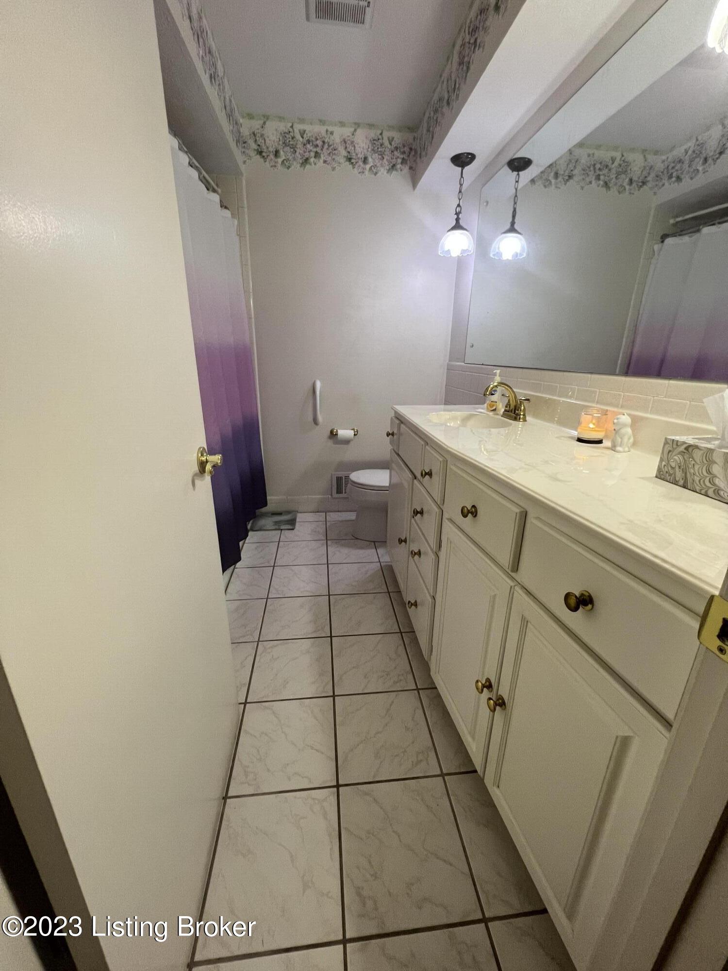 7537 Merlyn Cir