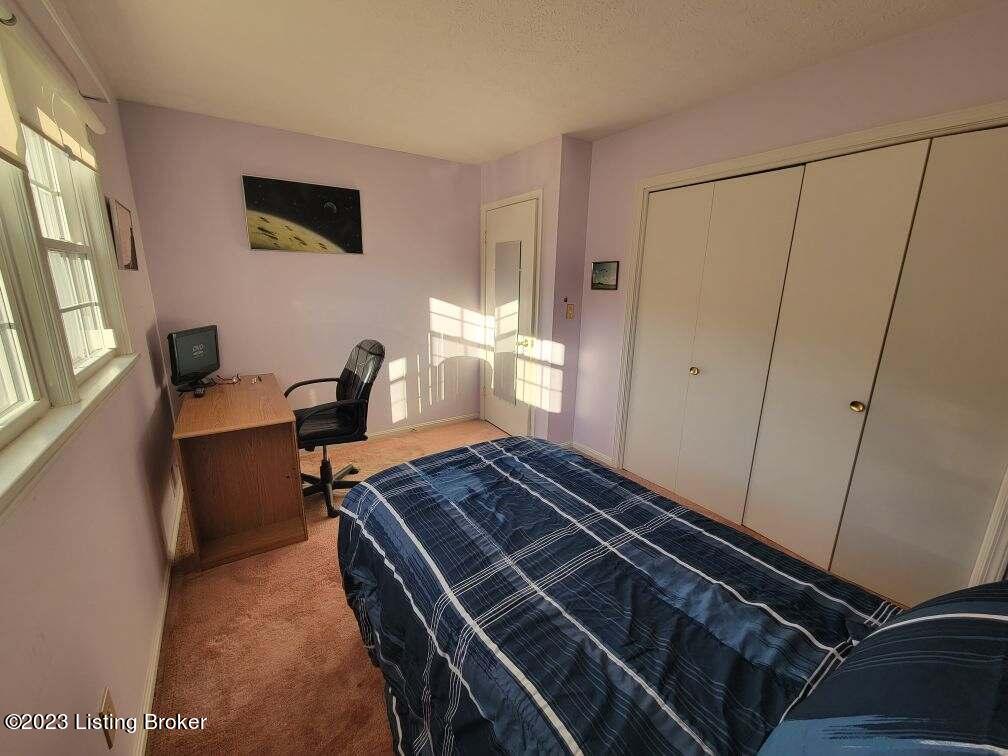 7537 Merlyn Cir