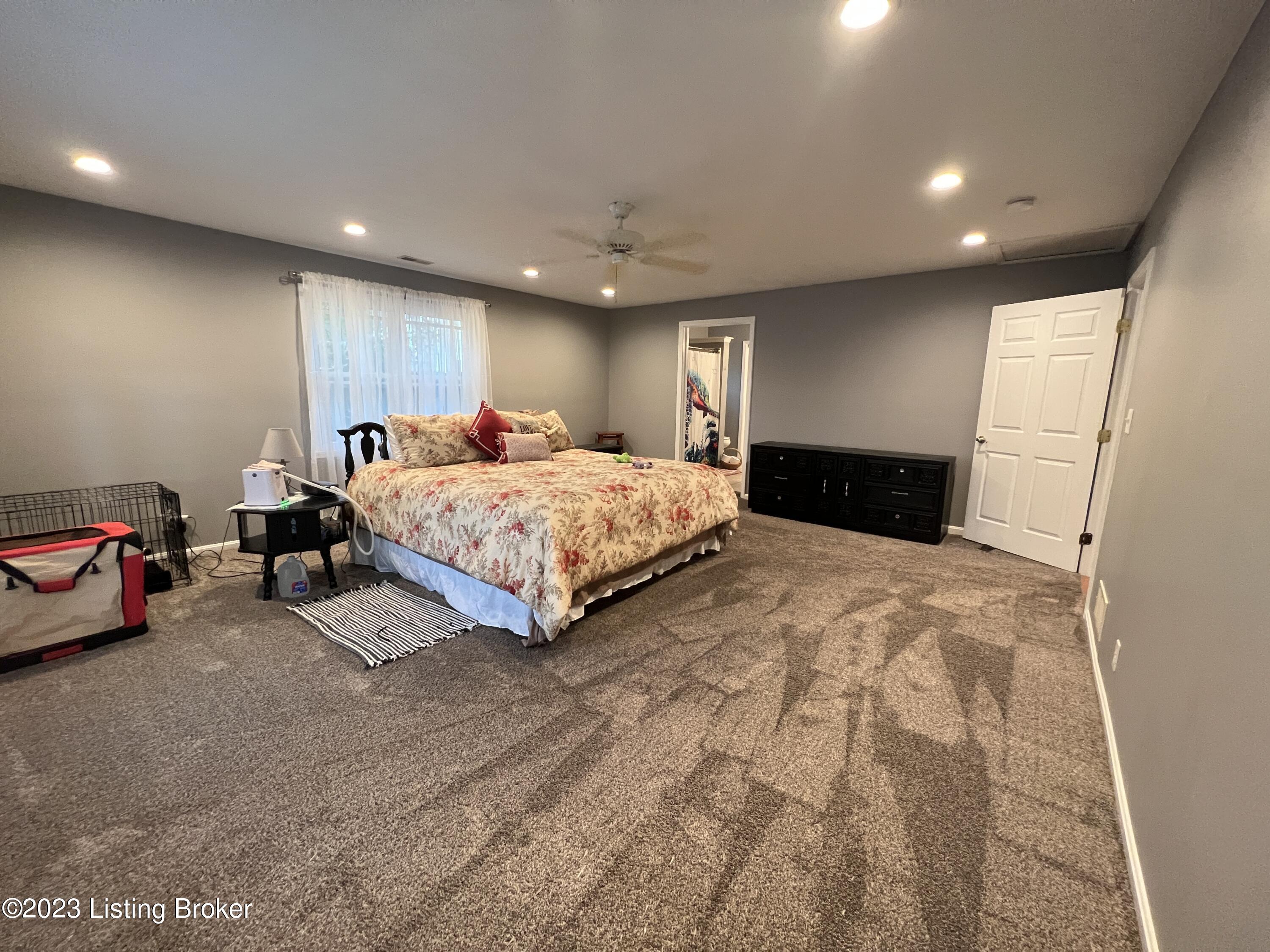 7414 Rainbow Dr