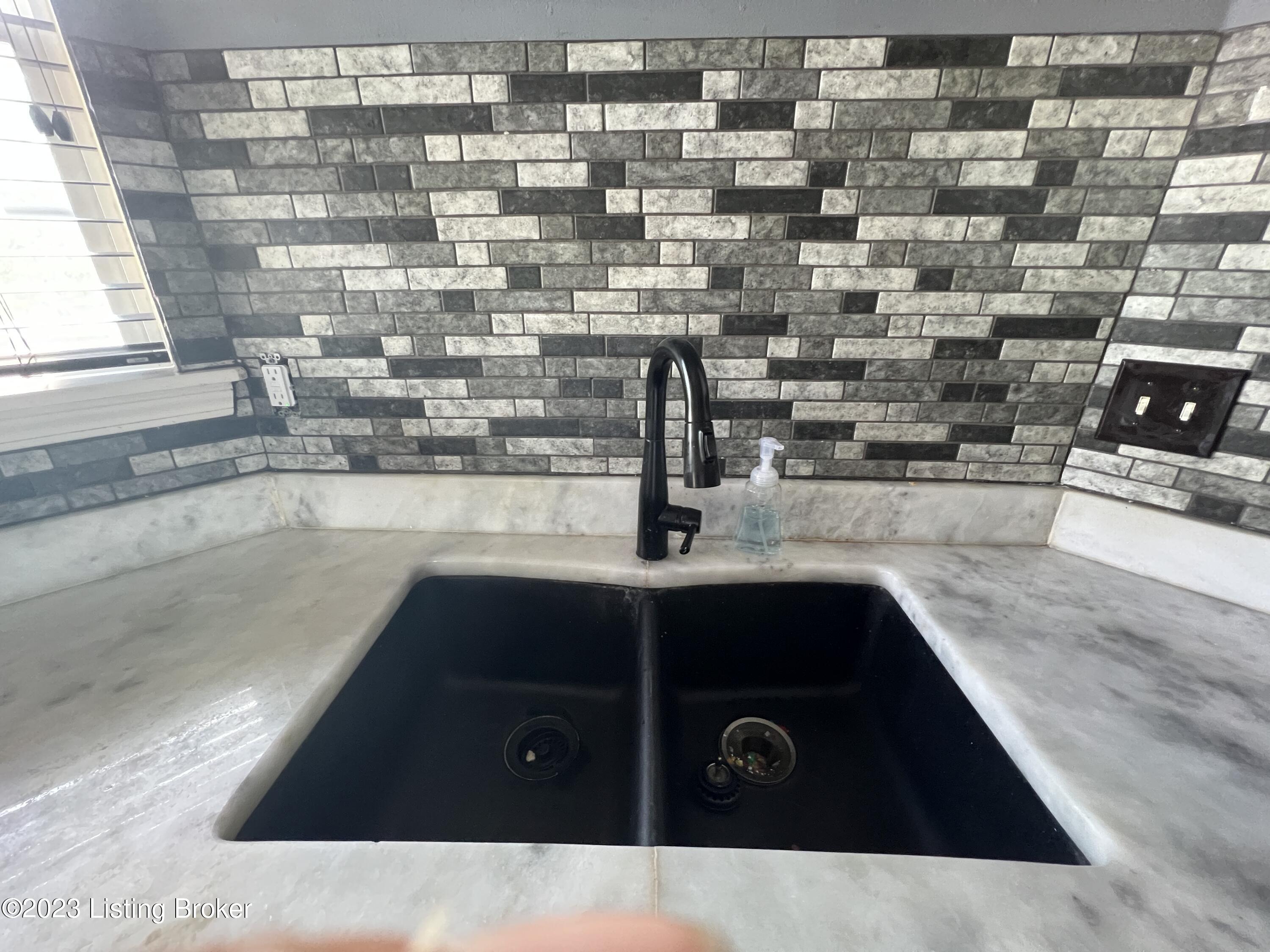 10105 Glen Rose Ct