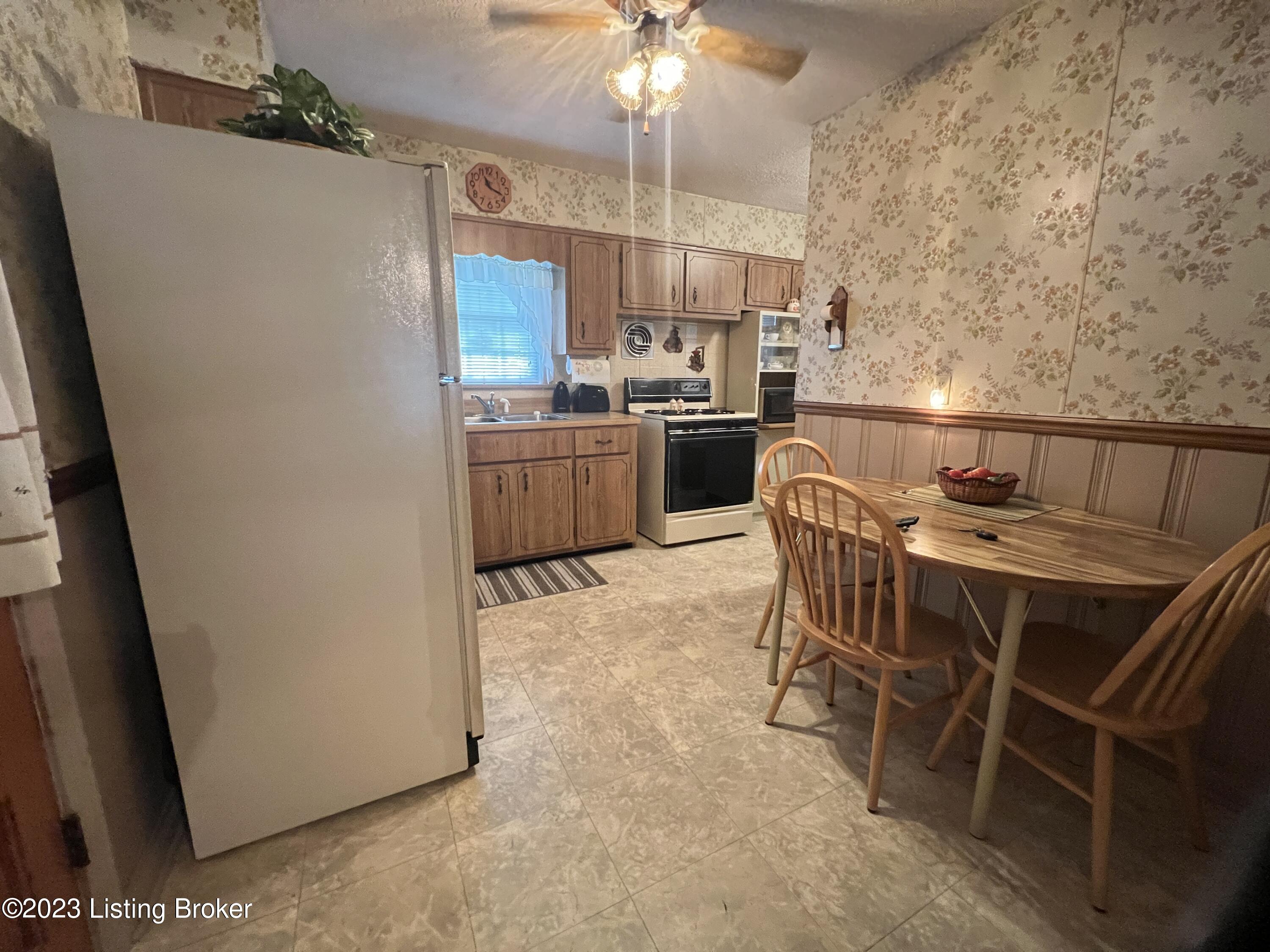 9219 Ponder Ln
