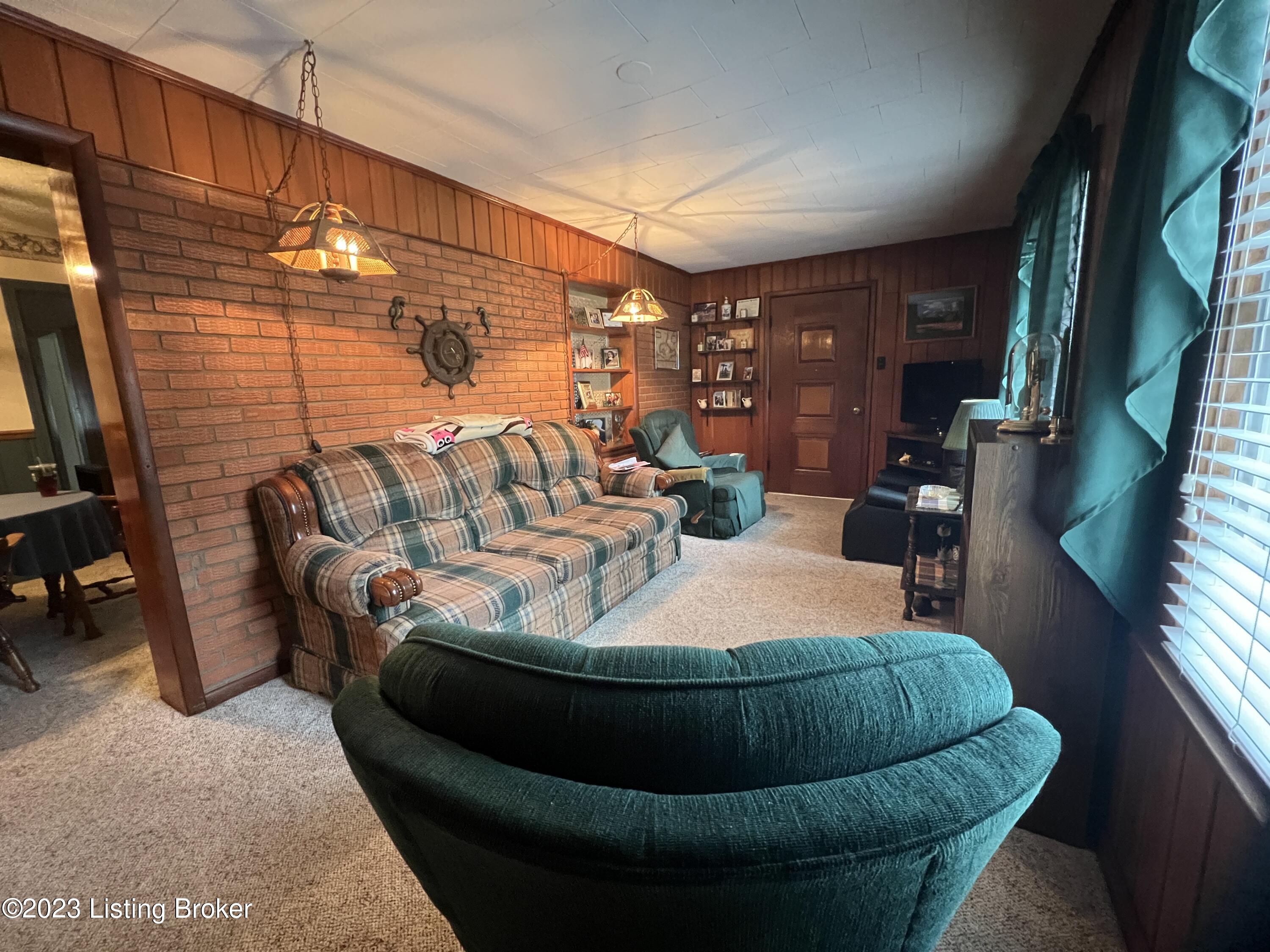 9219 Ponder Ln