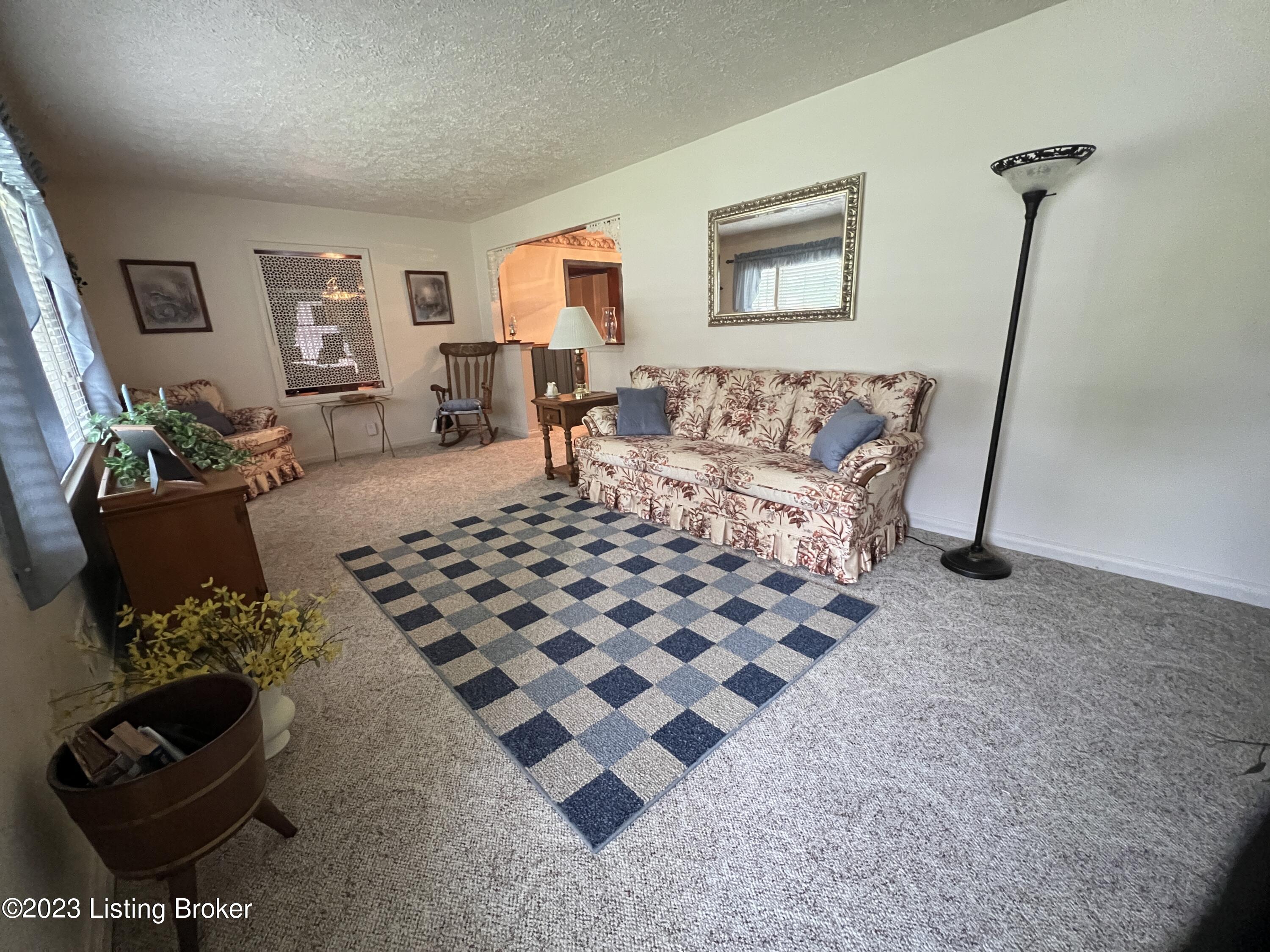 9219 Ponder Ln