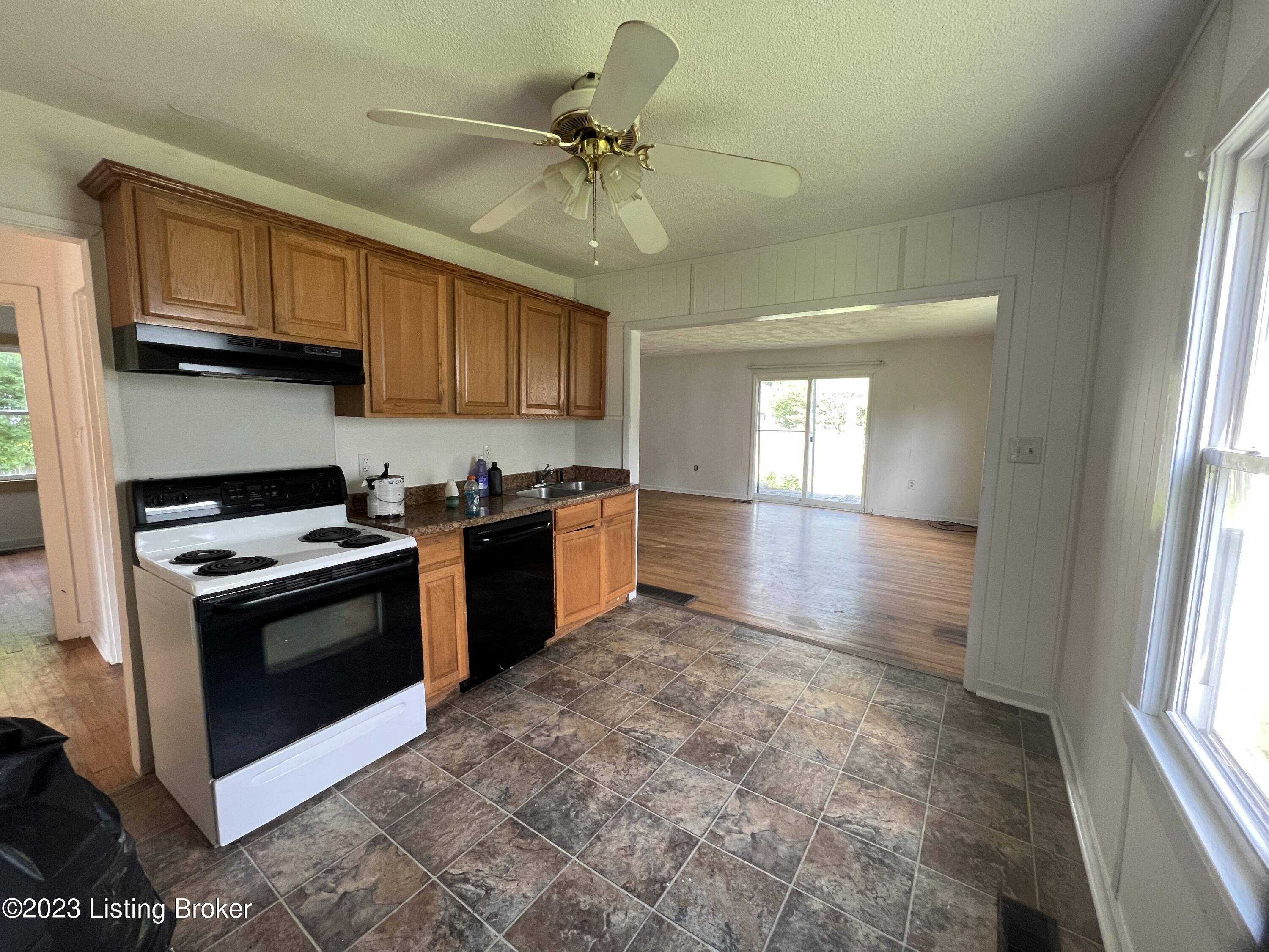 4403 Savage Dr