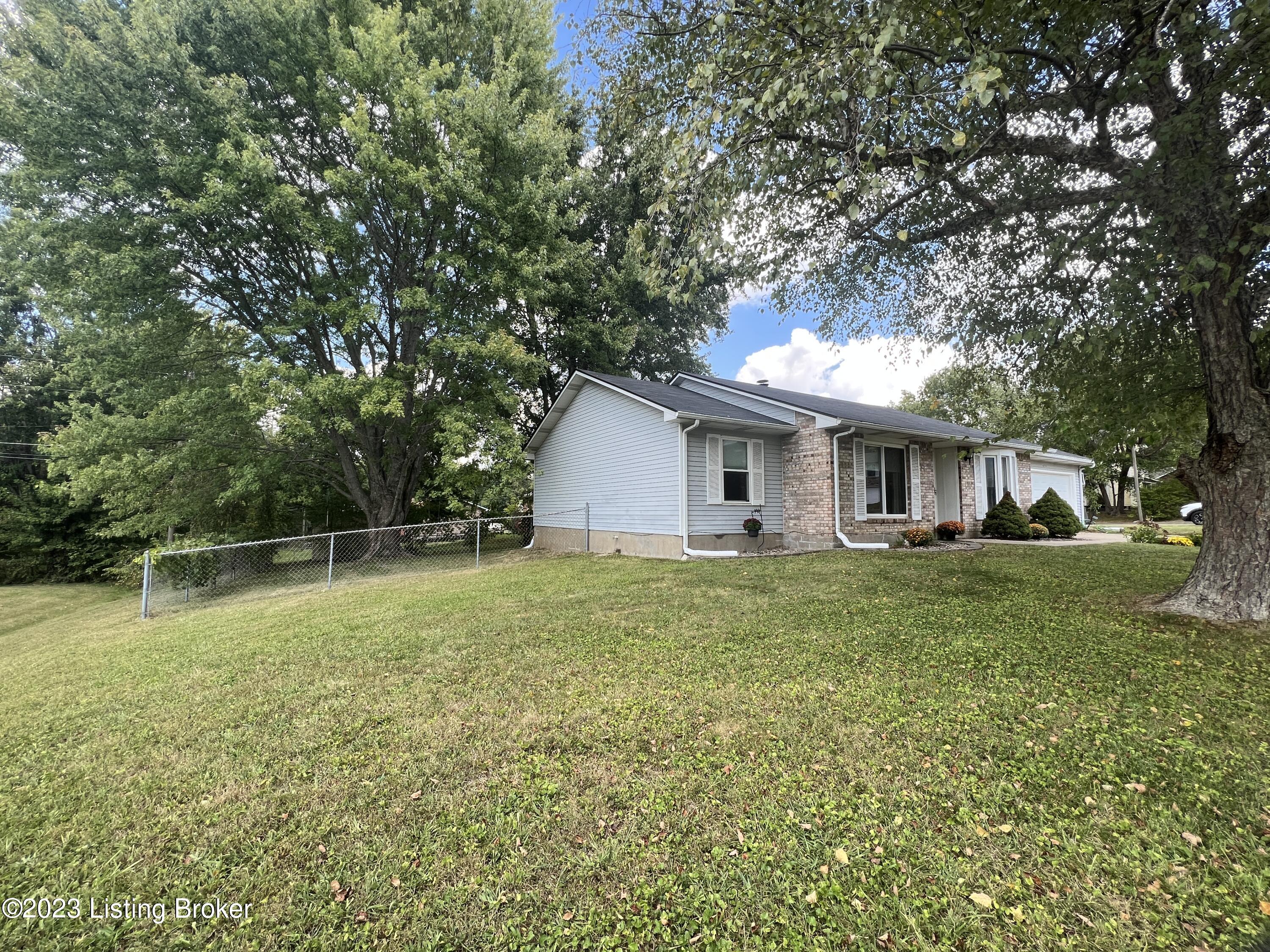 829 Magnolia Dr