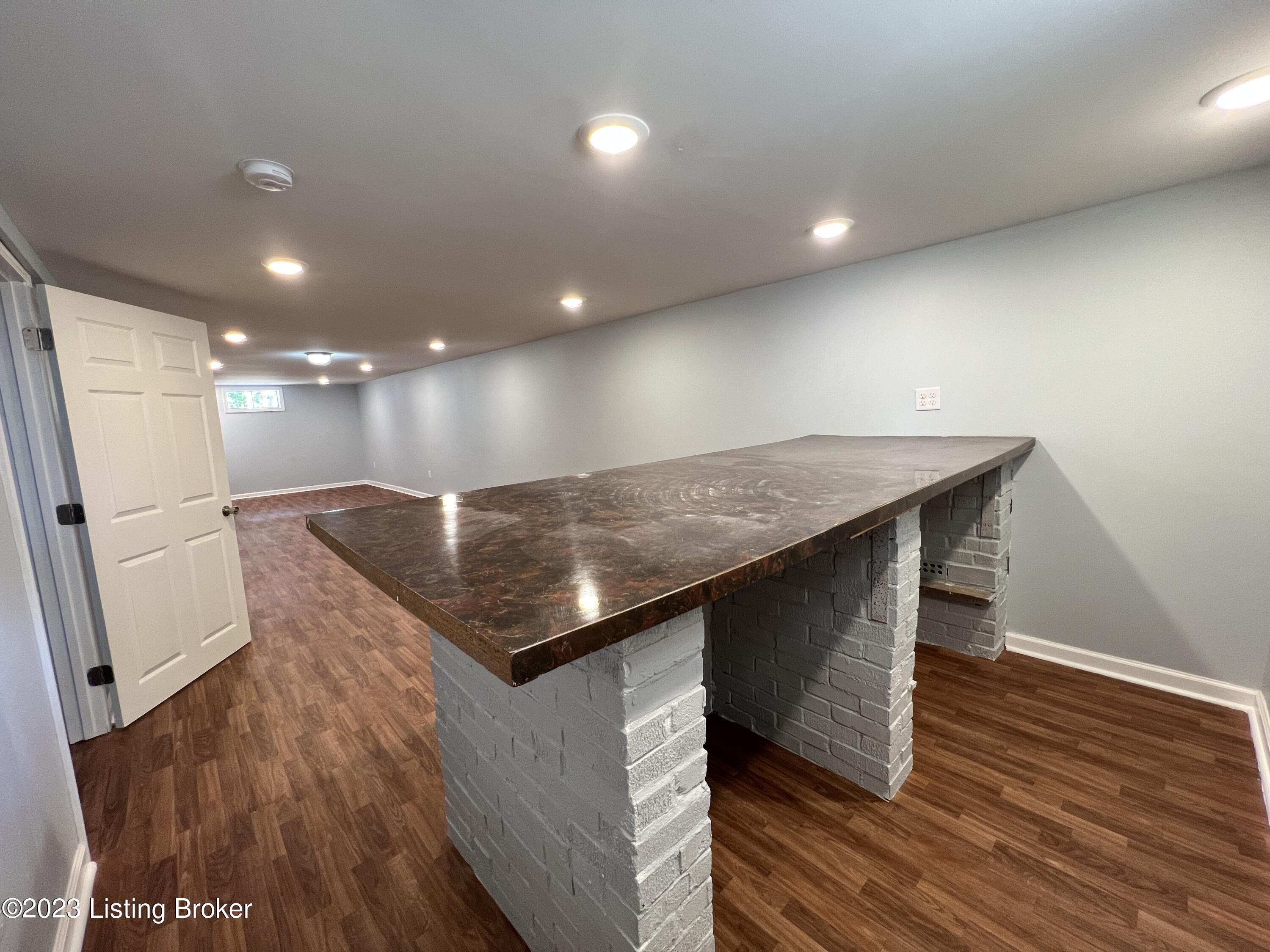 4401 Lambert Rd