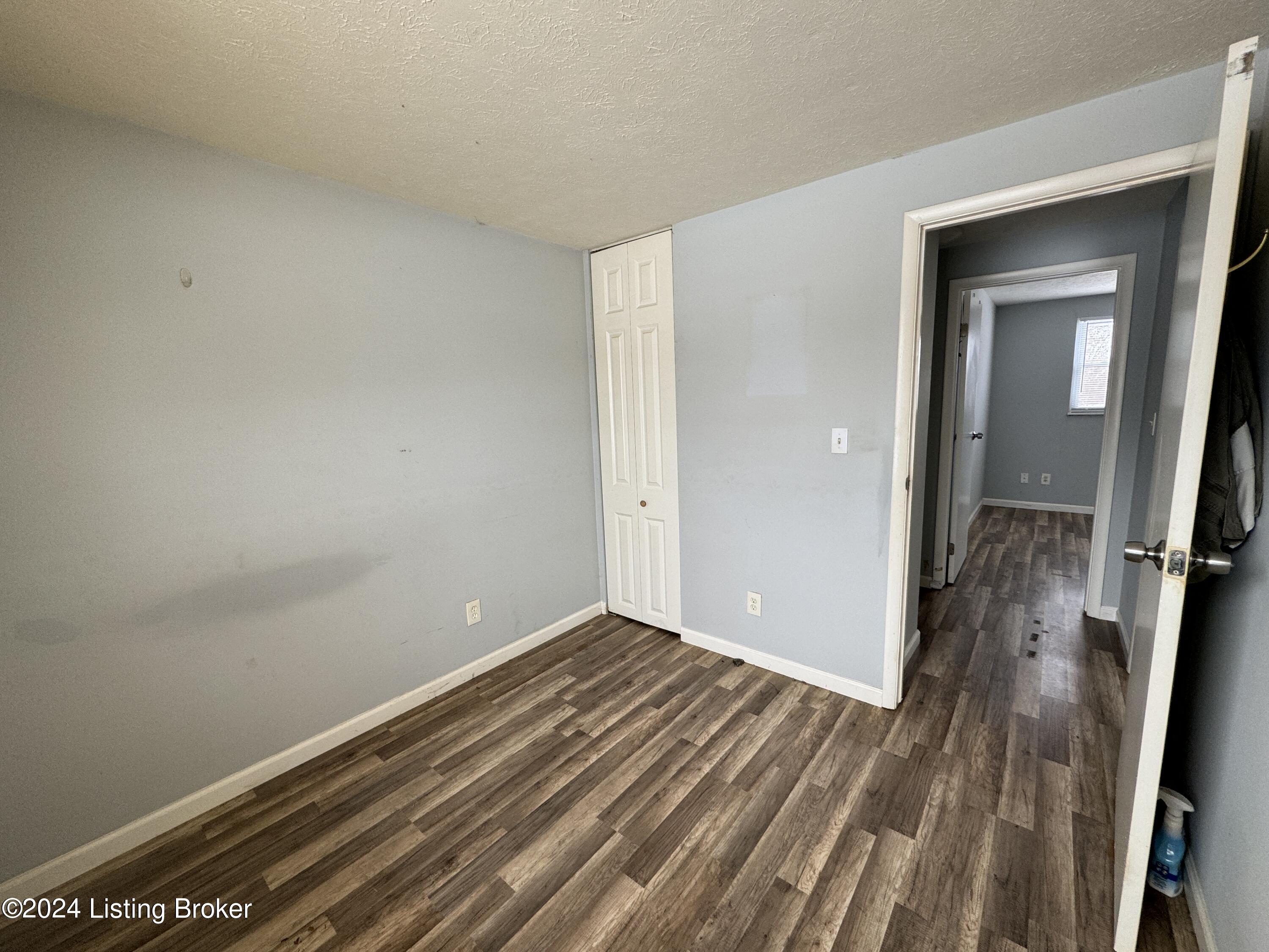 5112 Fairwood Ln