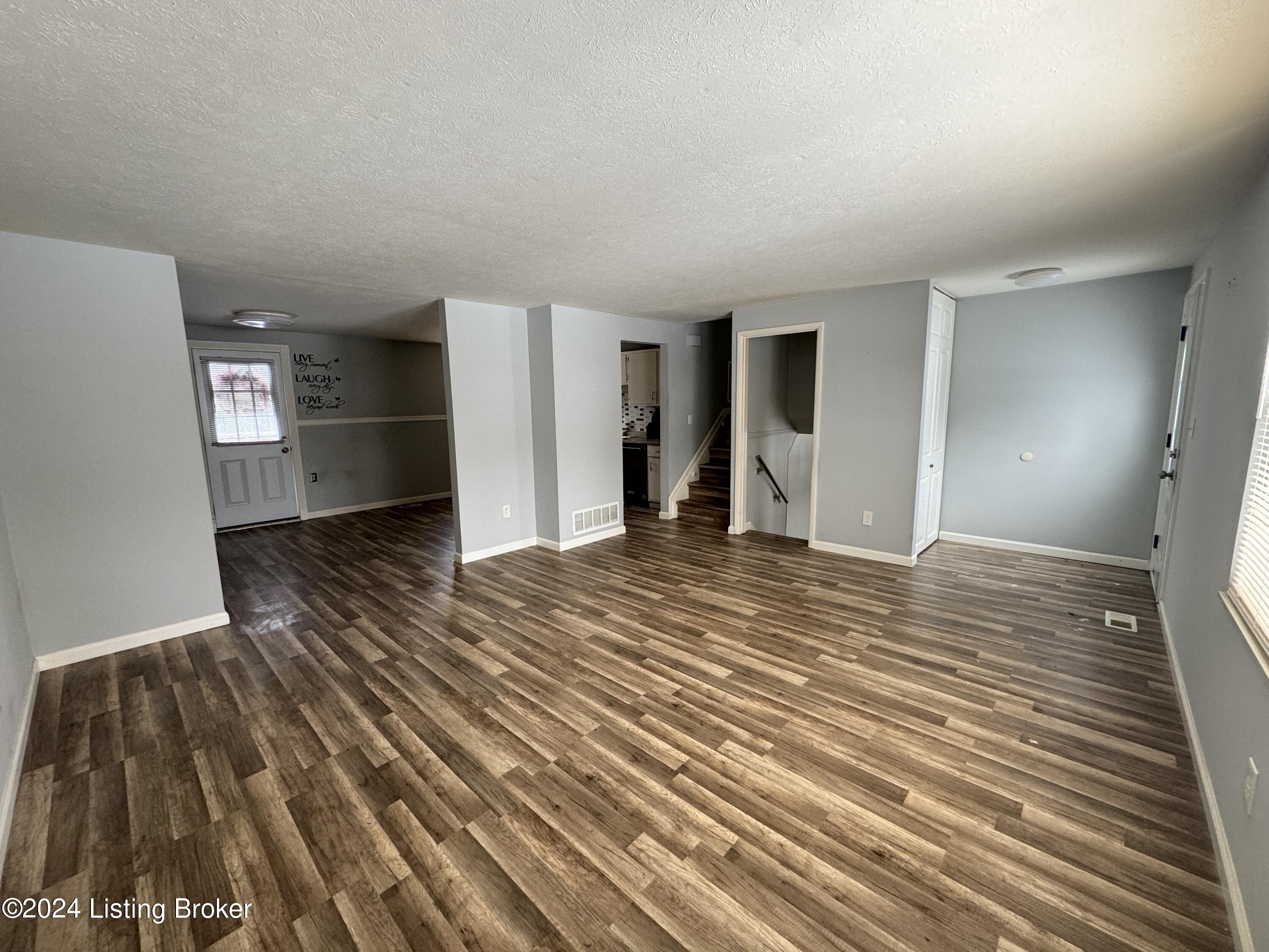 5112 Fairwood Ln