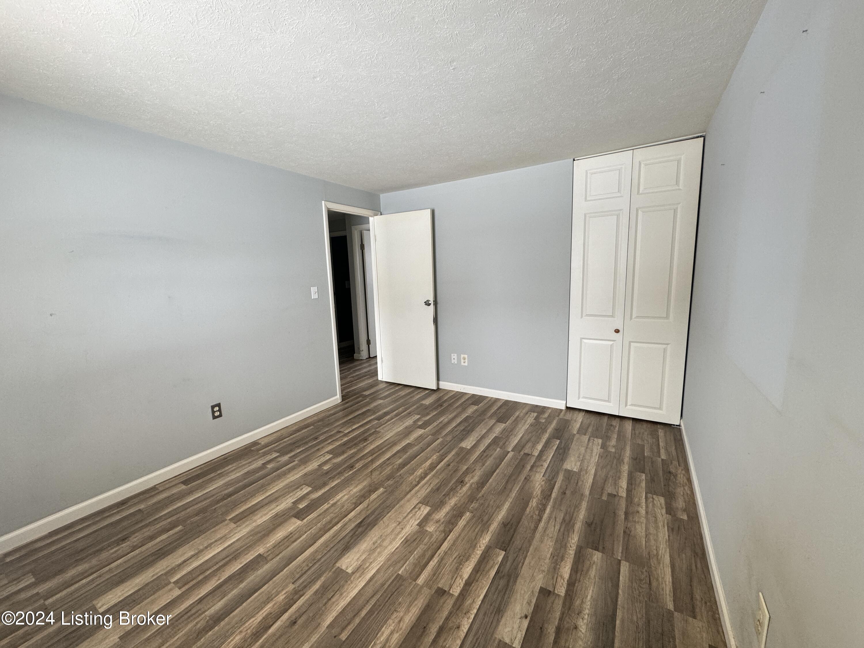 5112 Fairwood Ln