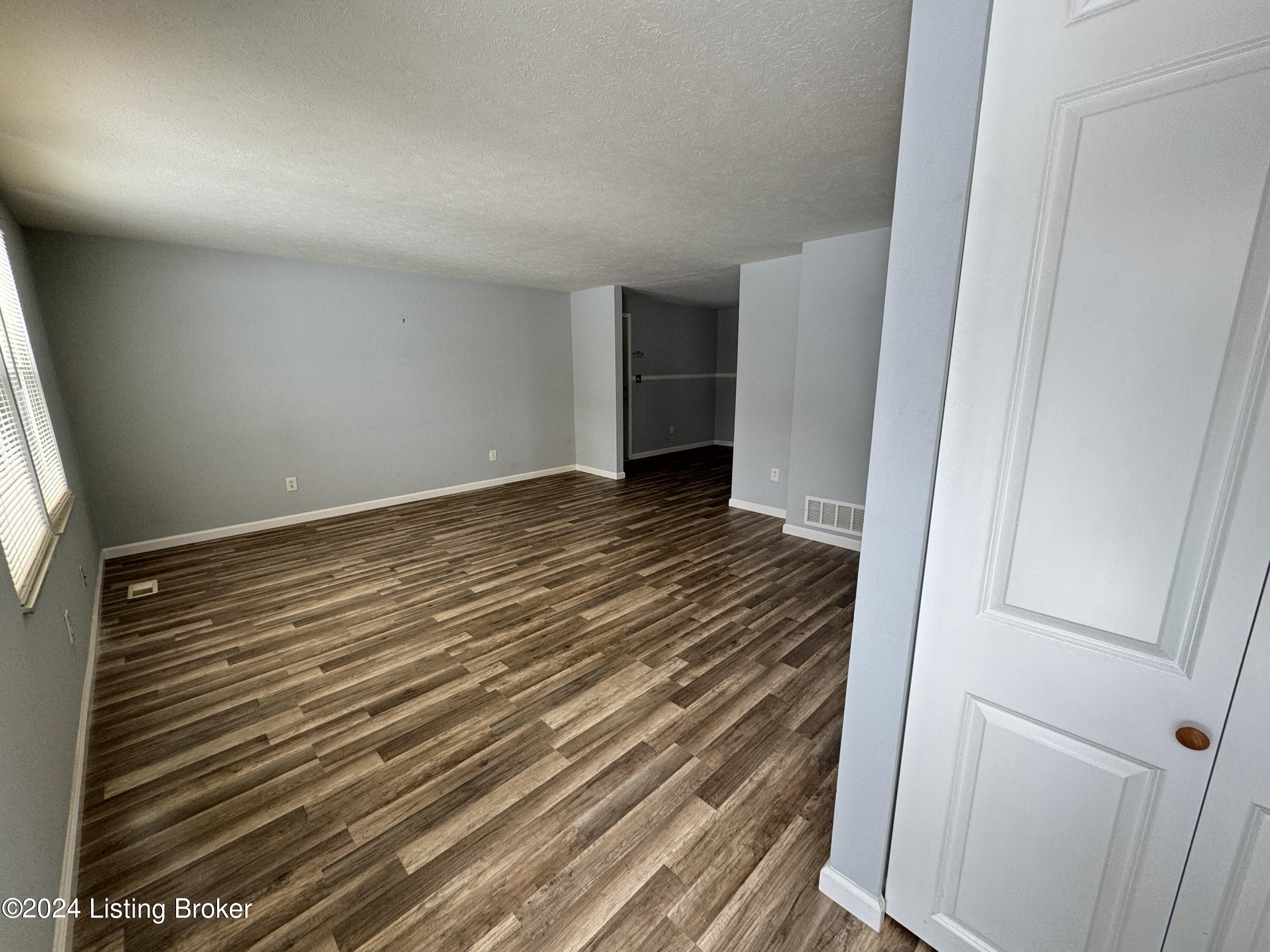 5112 Fairwood Ln