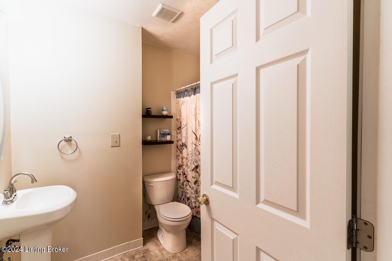 8011 Conifer Dr