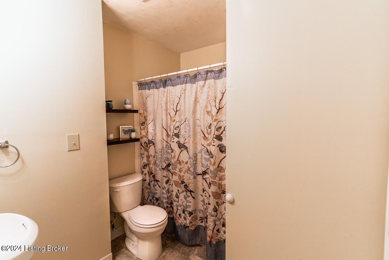 8011 Conifer Dr