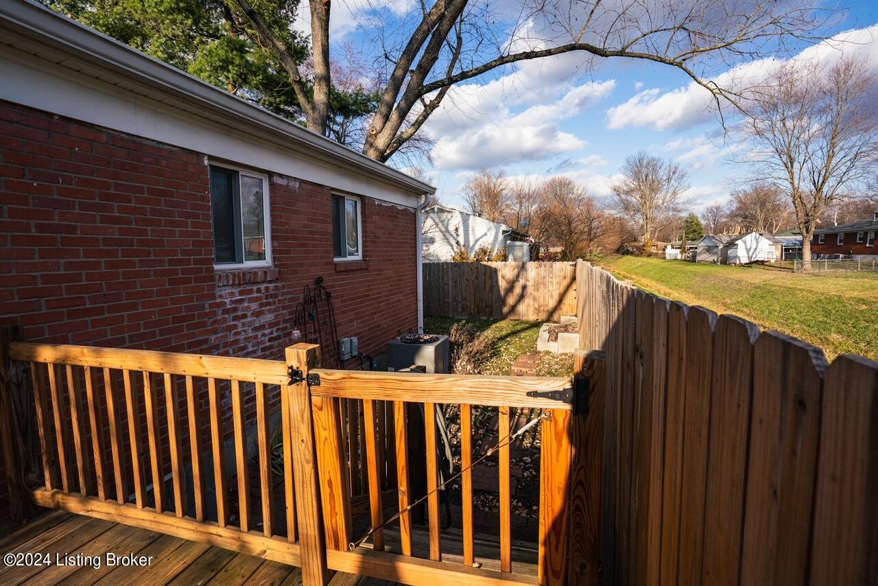 8011 Conifer Dr
