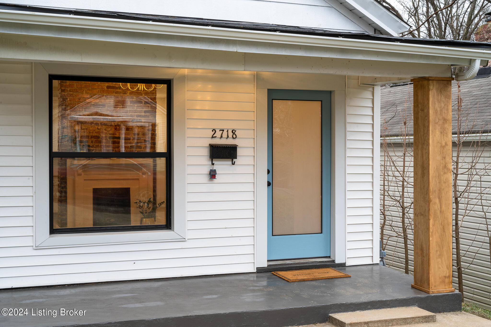 2718 Hillside Terrace