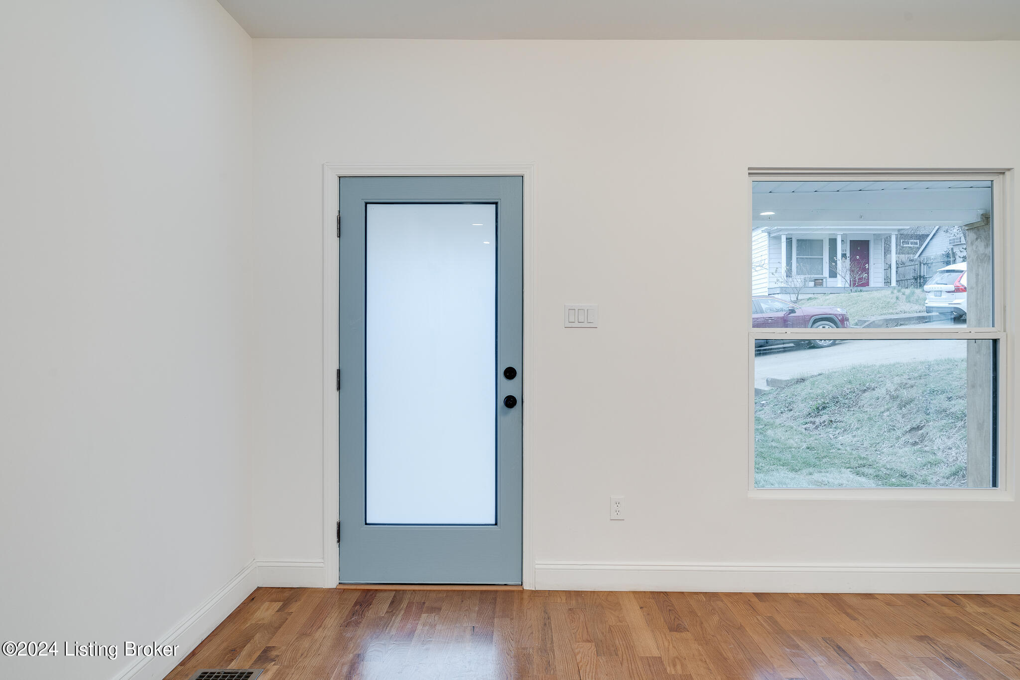 2718 Hillside Terrace