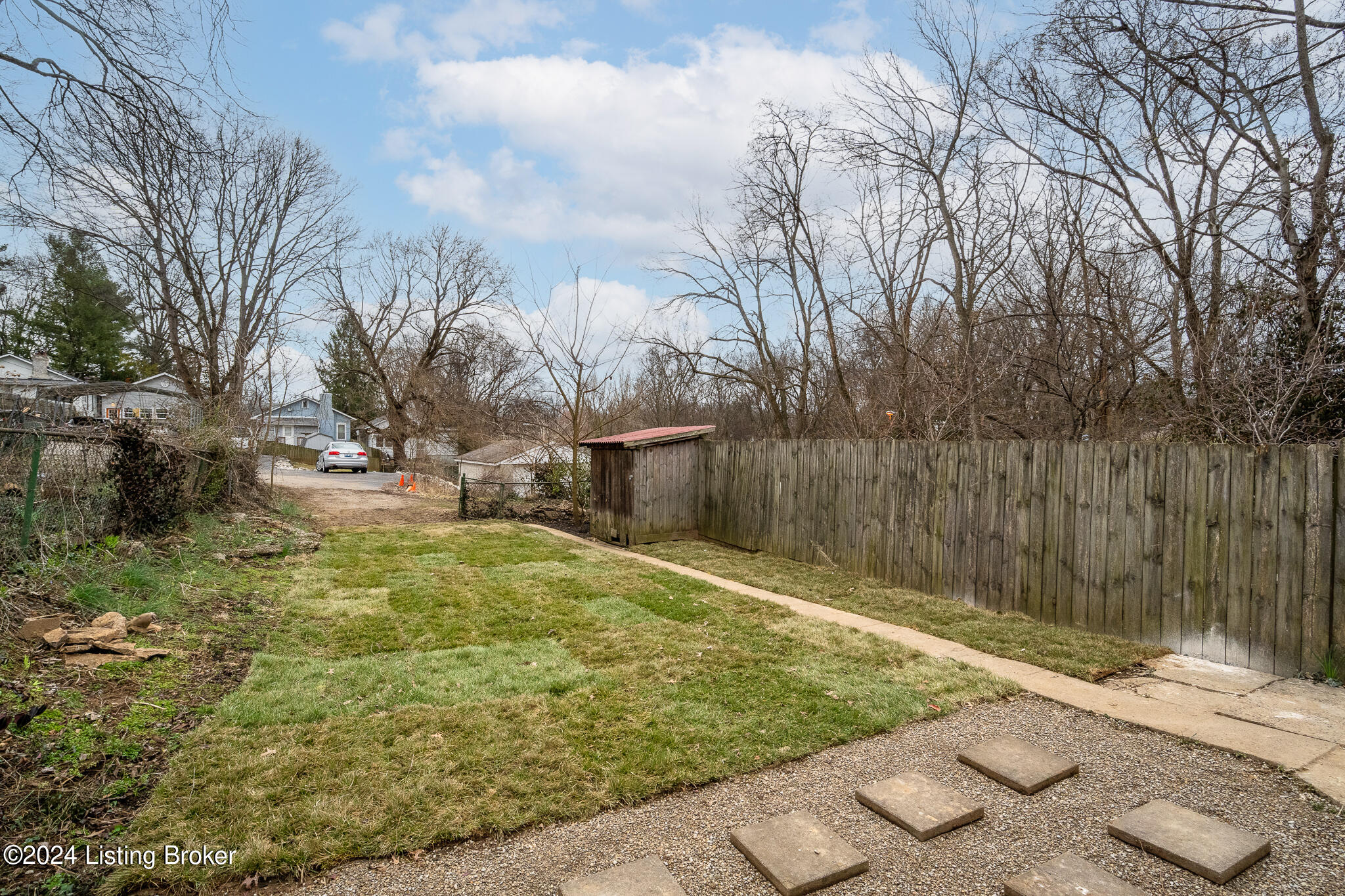2718 Hillside Terrace