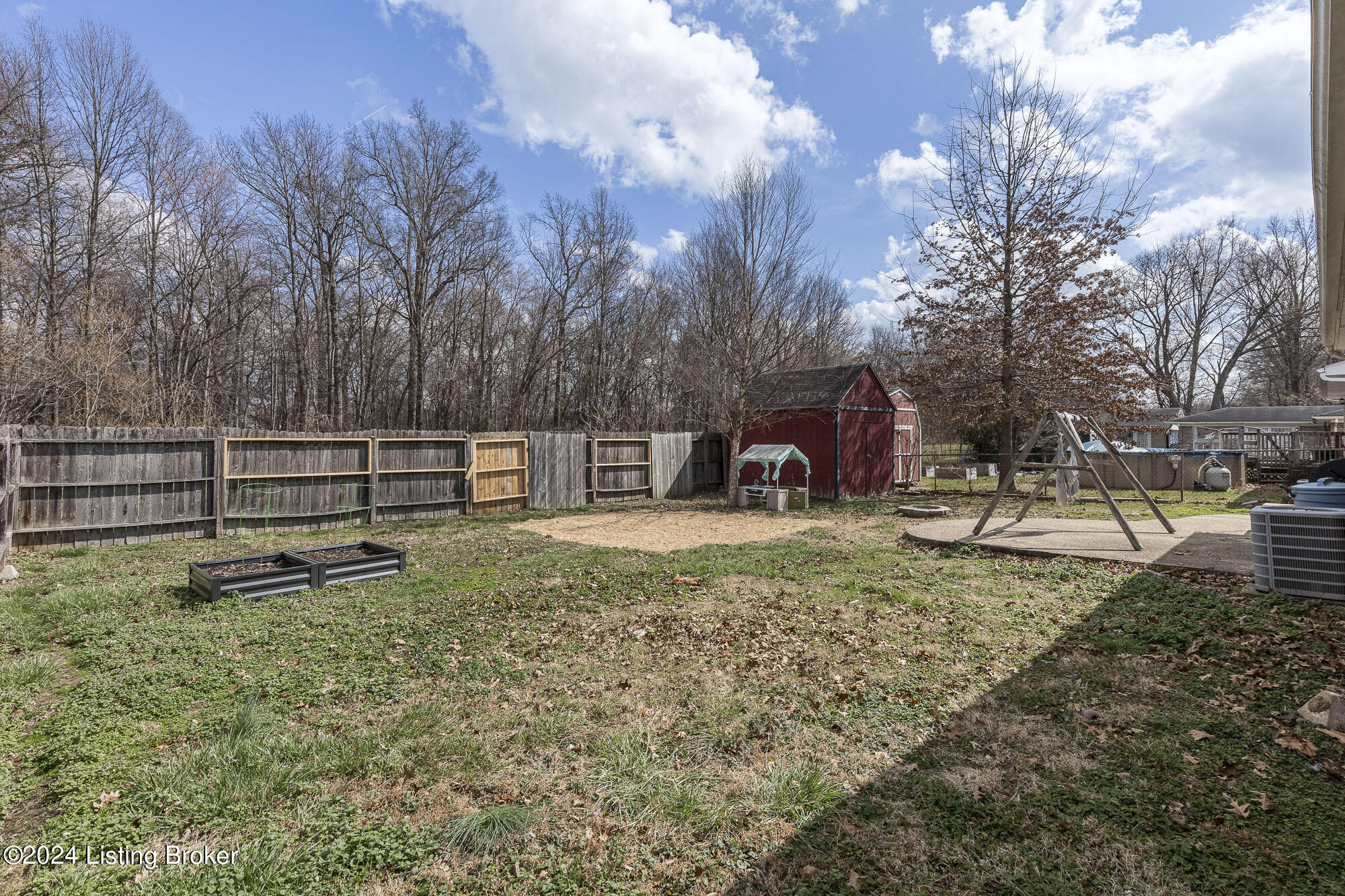 7615 Mackie Ln