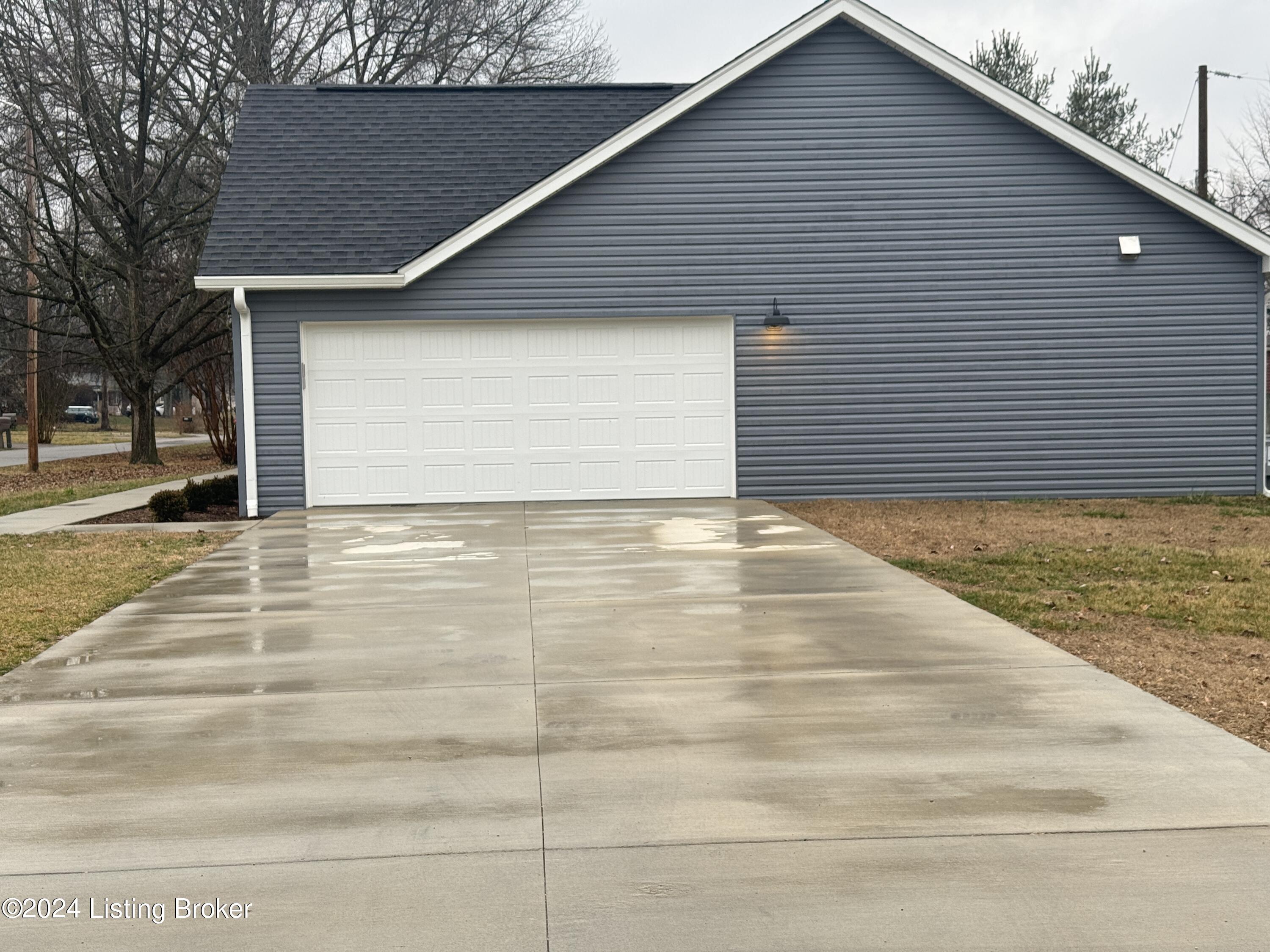 2710 Edgewood Dr