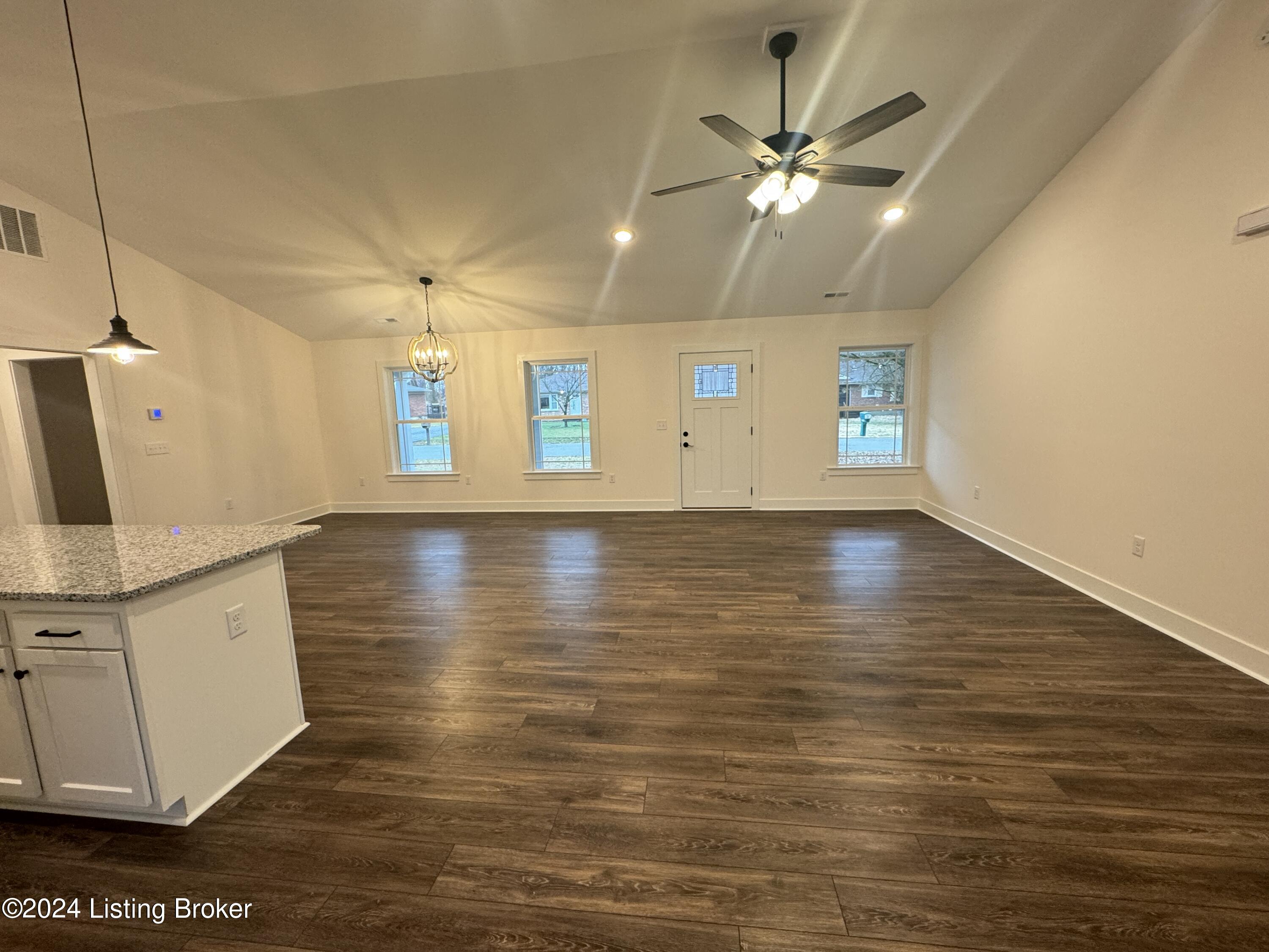 2710 Edgewood Dr