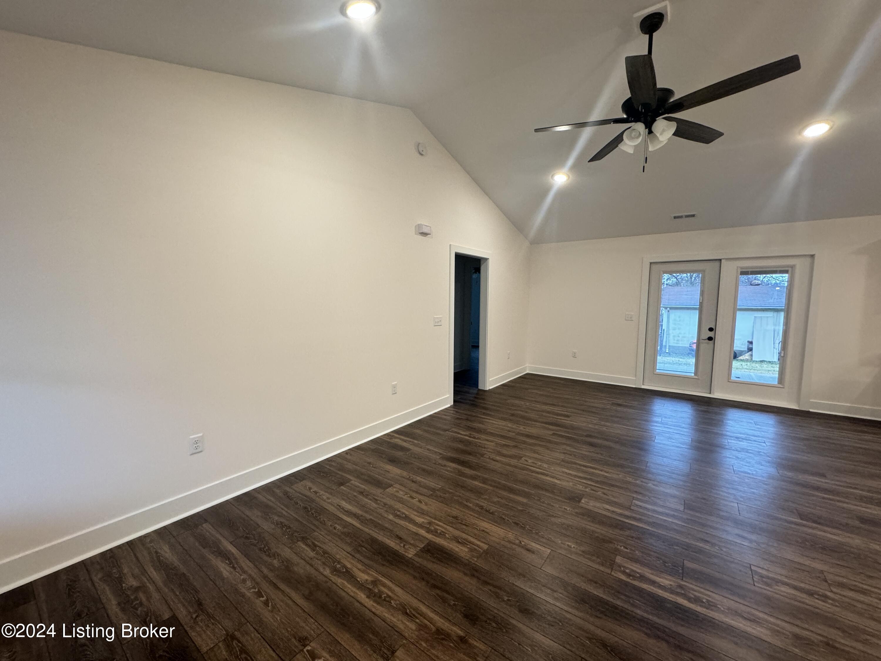 2710 Edgewood Dr